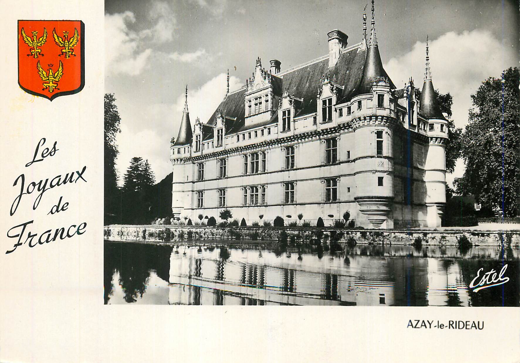 CPM Les Joyeux de France Le Chateau d Azay le Rideau Facade sur le miroir d eau