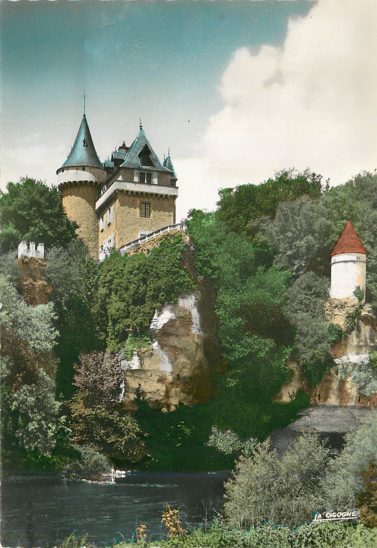 CPM La Dordogne Pittoresque Le Chateau de Belcayre pris du Montignac
