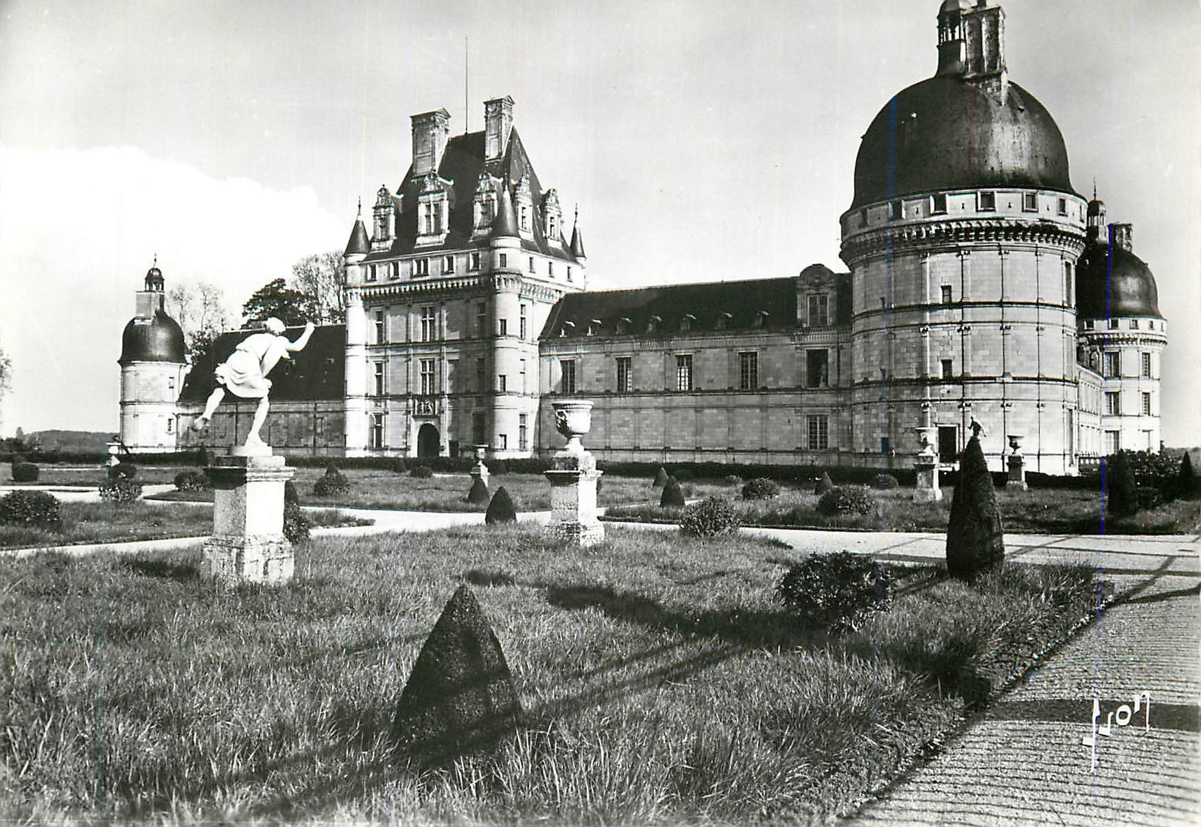 CPM Chateau de Valencay Indre Facade principale