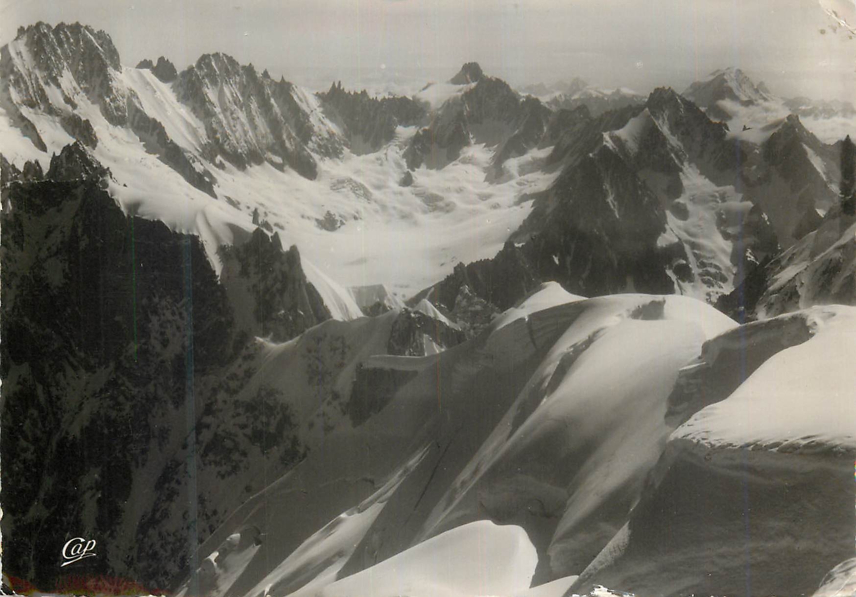 CPM Chamonix Mont Blanc L Aiguille du Midi sur l Arete Midi Plan les Corniches Telerifique de l Aiguille du Midi le plus
