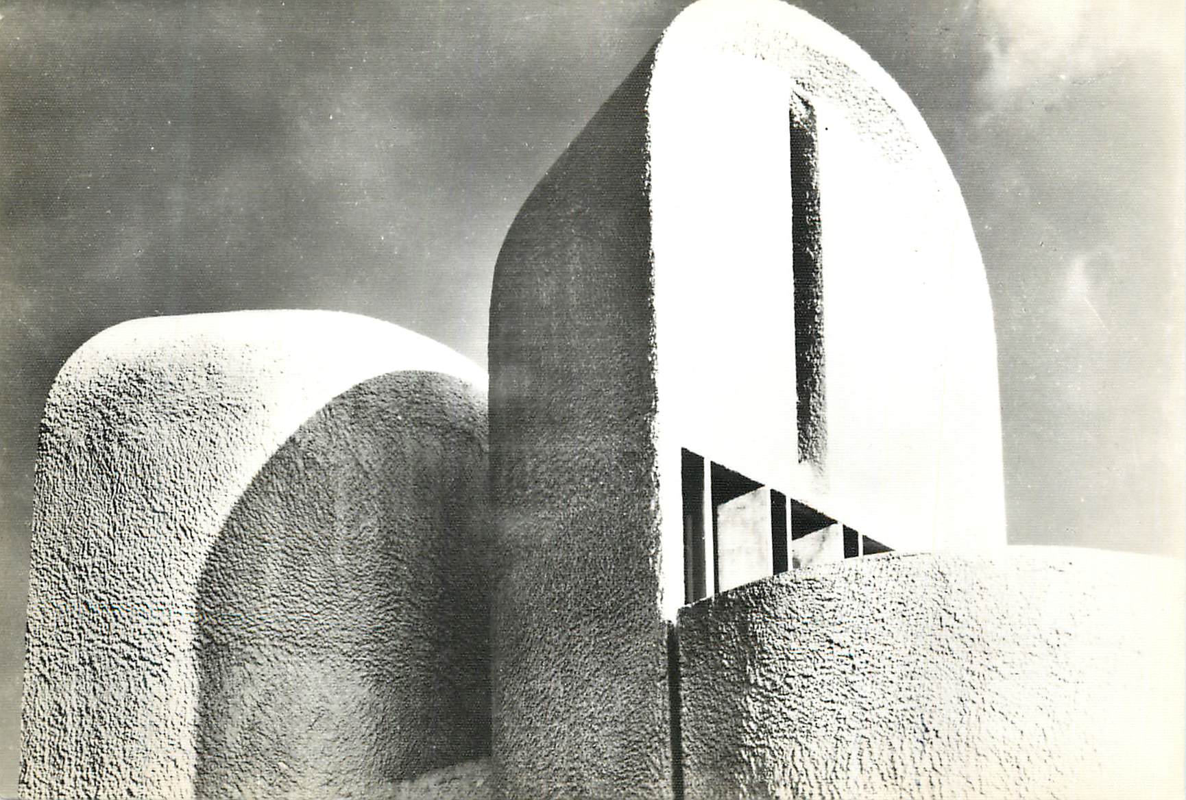 CPM Chapelle de Notre Dame du Haut Ronchamp Haute Saone Architecte Le Corbusier