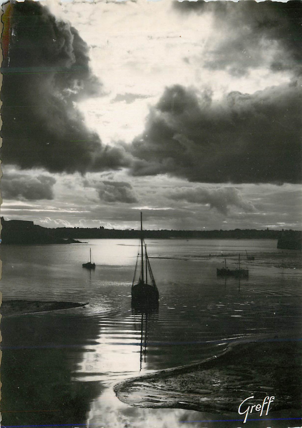 Saint-Malo (Il-et-V.) — L'avant-port au crépuscule — Édition GREFF, Paris