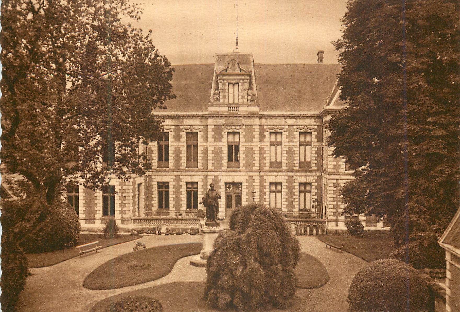 CPM Vendome Hotel de Ville anciennement Musee