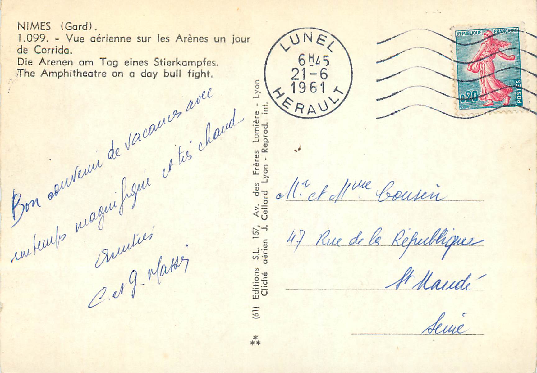 Nîmes (Gard) — Vue aérienne sur les Arènes un jour de Corrida — Éditions des Frères Lumière, Lyon, n°1.099 — Reverso
