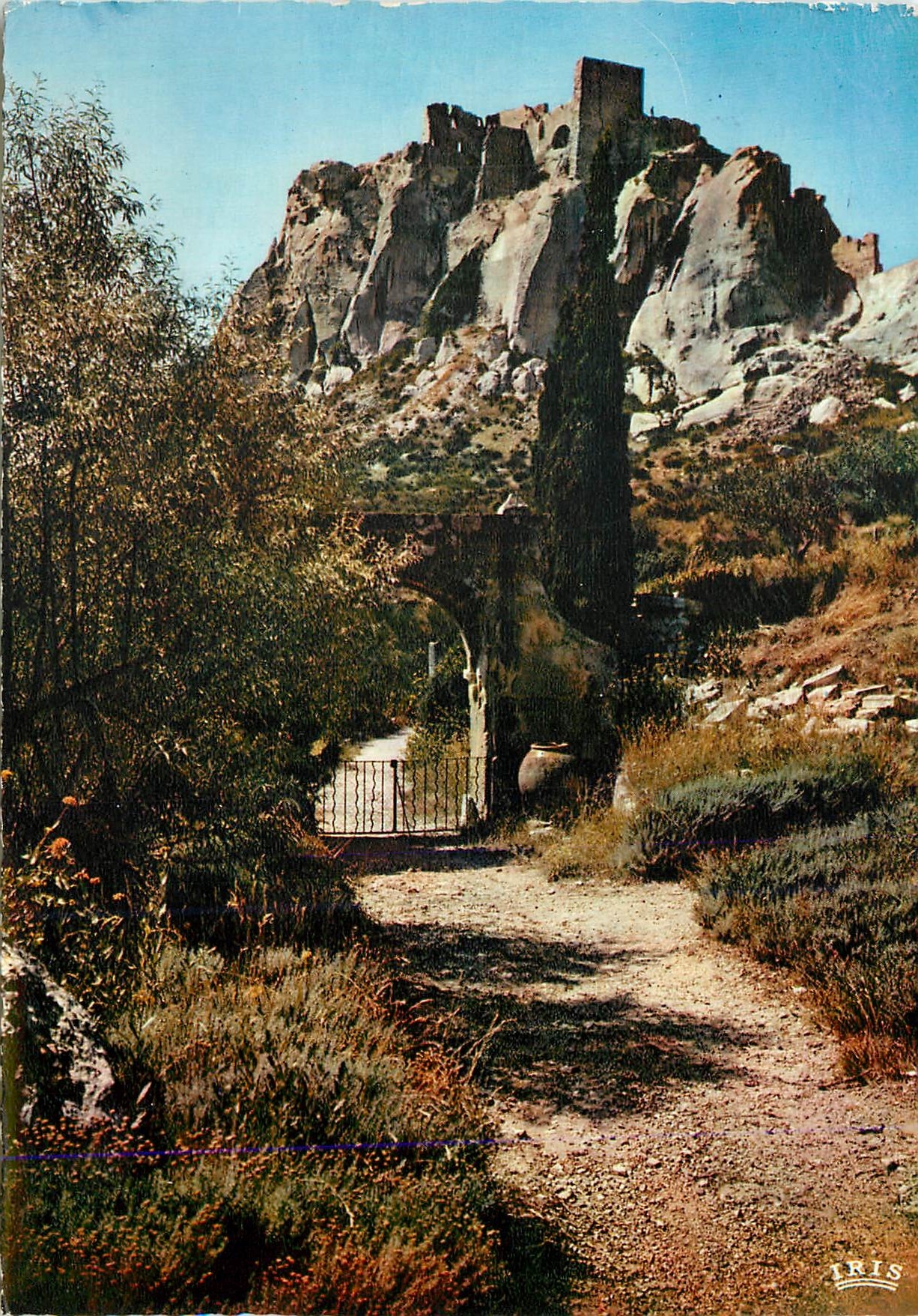 Les Baux-en-Provence — Le Roc des Baux, ruines du château démolies en 1632 — Éditeur IRIS
