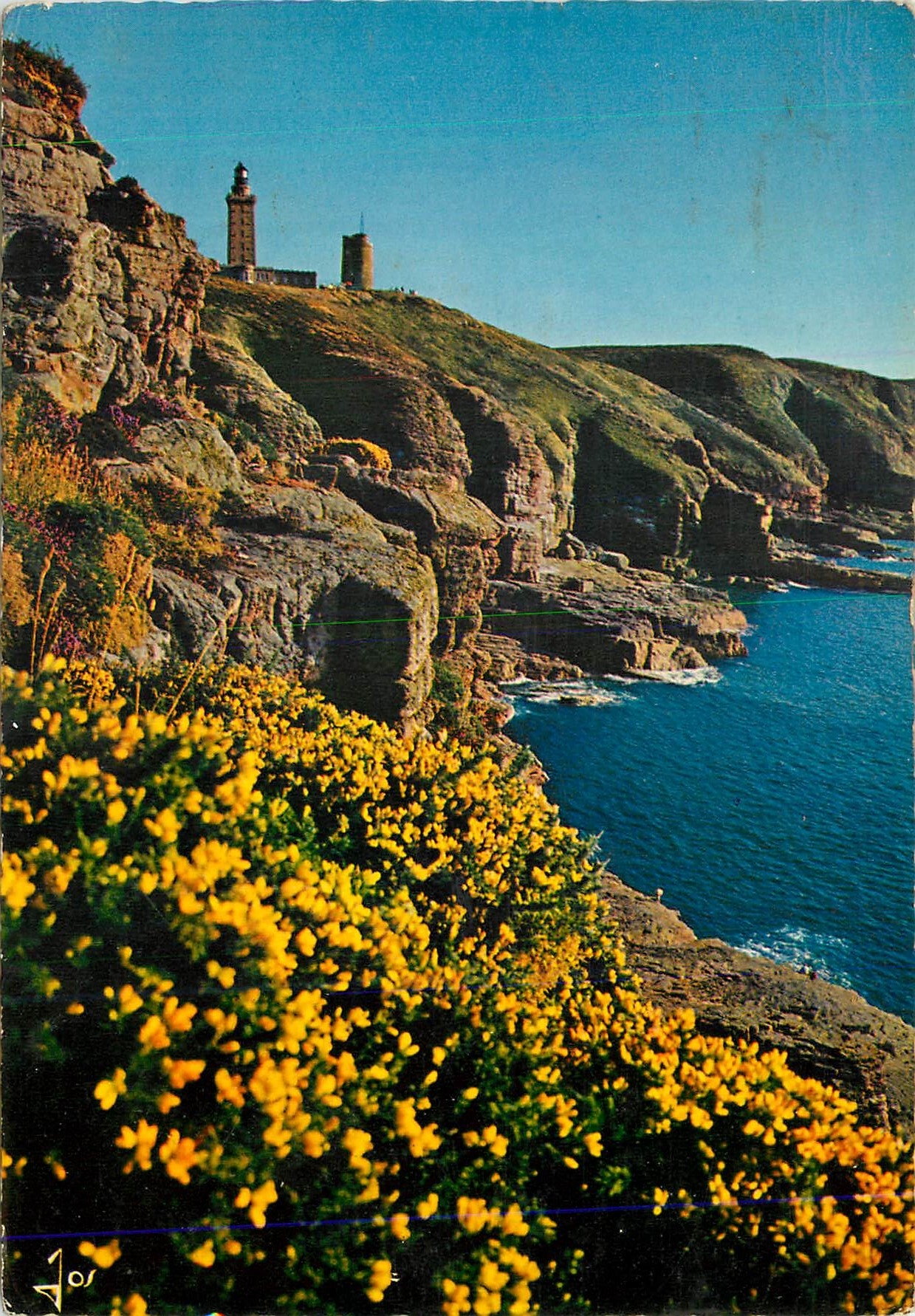 CPM La Bretagne en Couleurs Le Cap Frehel Les falaises et le phare