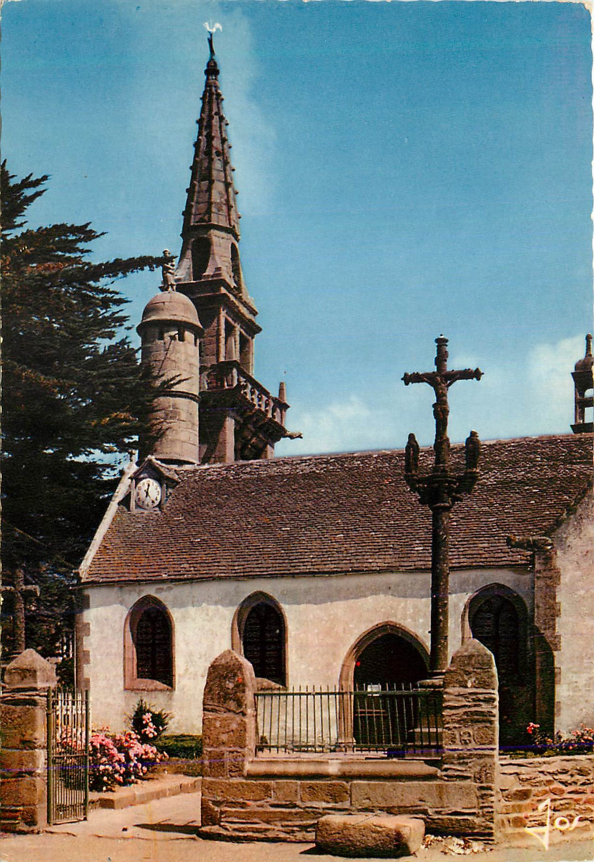 CPM La Bretagne en Couleurs Locquirec Finistere L eglise avec son clocher renaissance a tourelle