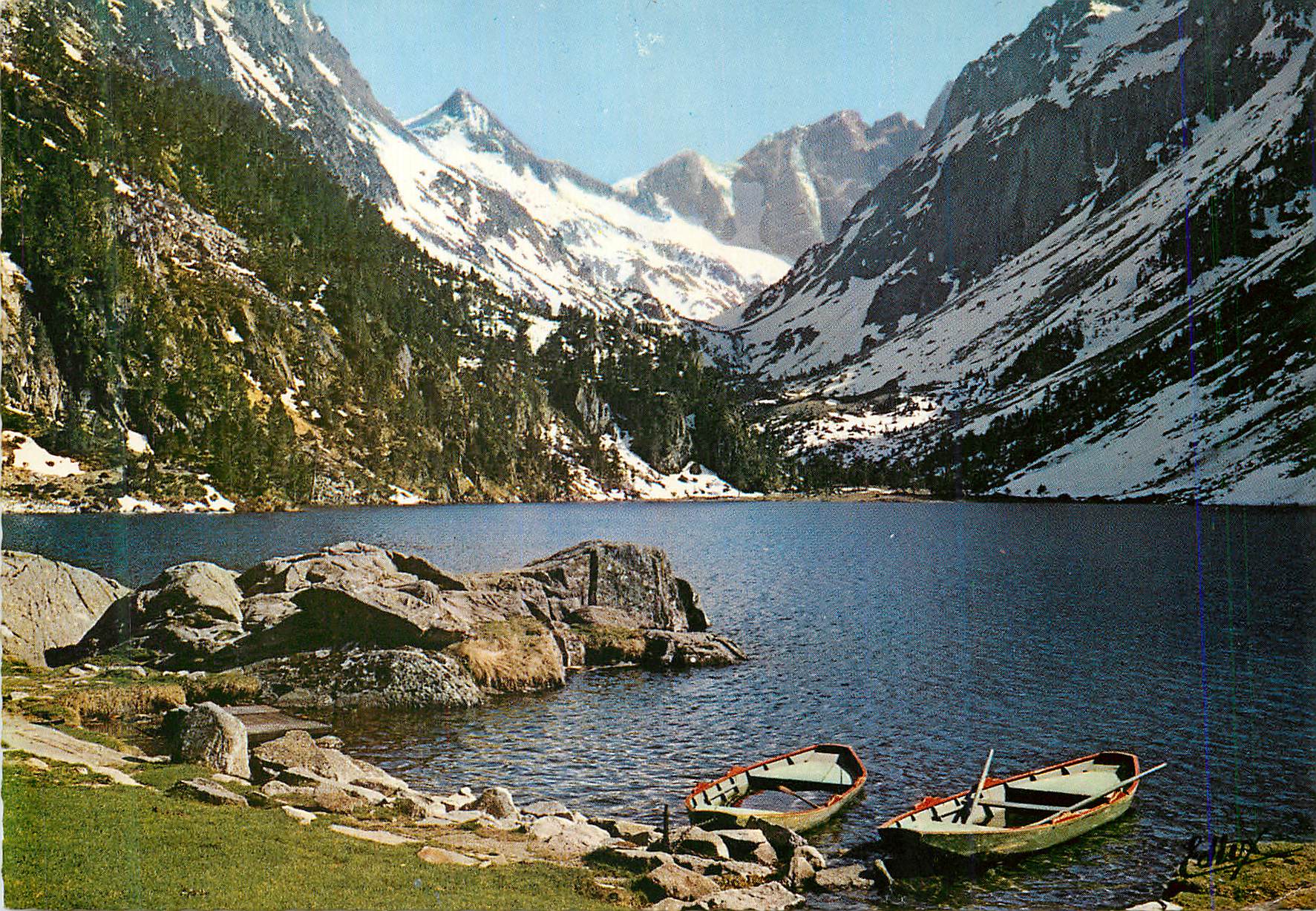 CPM Les Pyrenees Le Lac de Gaube et le Vignemale