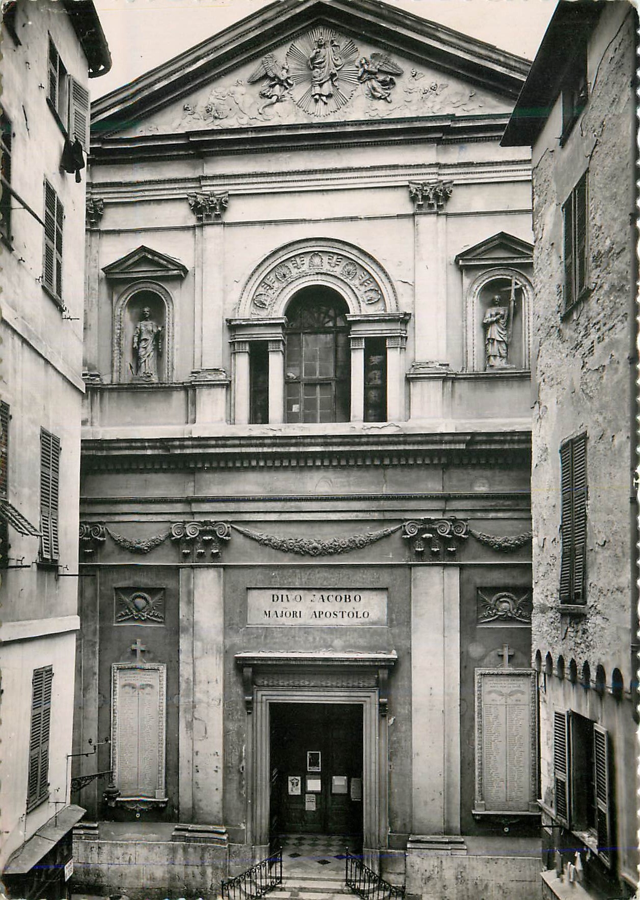 CPM Nice L Eglise du Gesu rue Droite Monument historique du xvi siecle La Facade