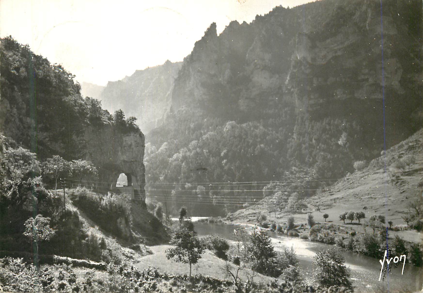 CPM Gorges du Tarn Environs de la Malene Lozere Le Tarn et le Tunnel de la Croze