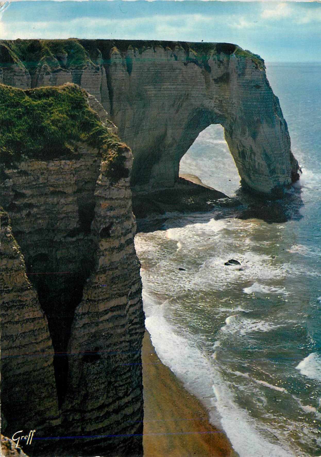 CPM En Normandie Etretat Seine Maritime La Manneporte