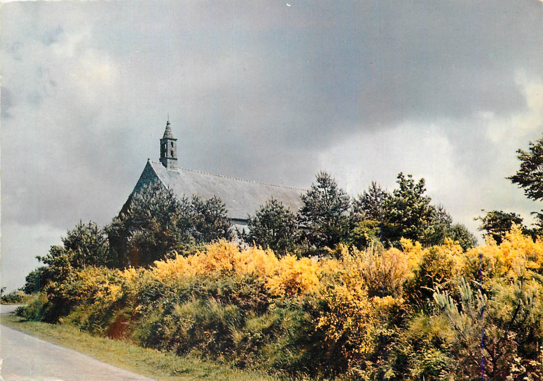 CPM La Bretagne en Couleurs Chapelle fleurie en Argoat