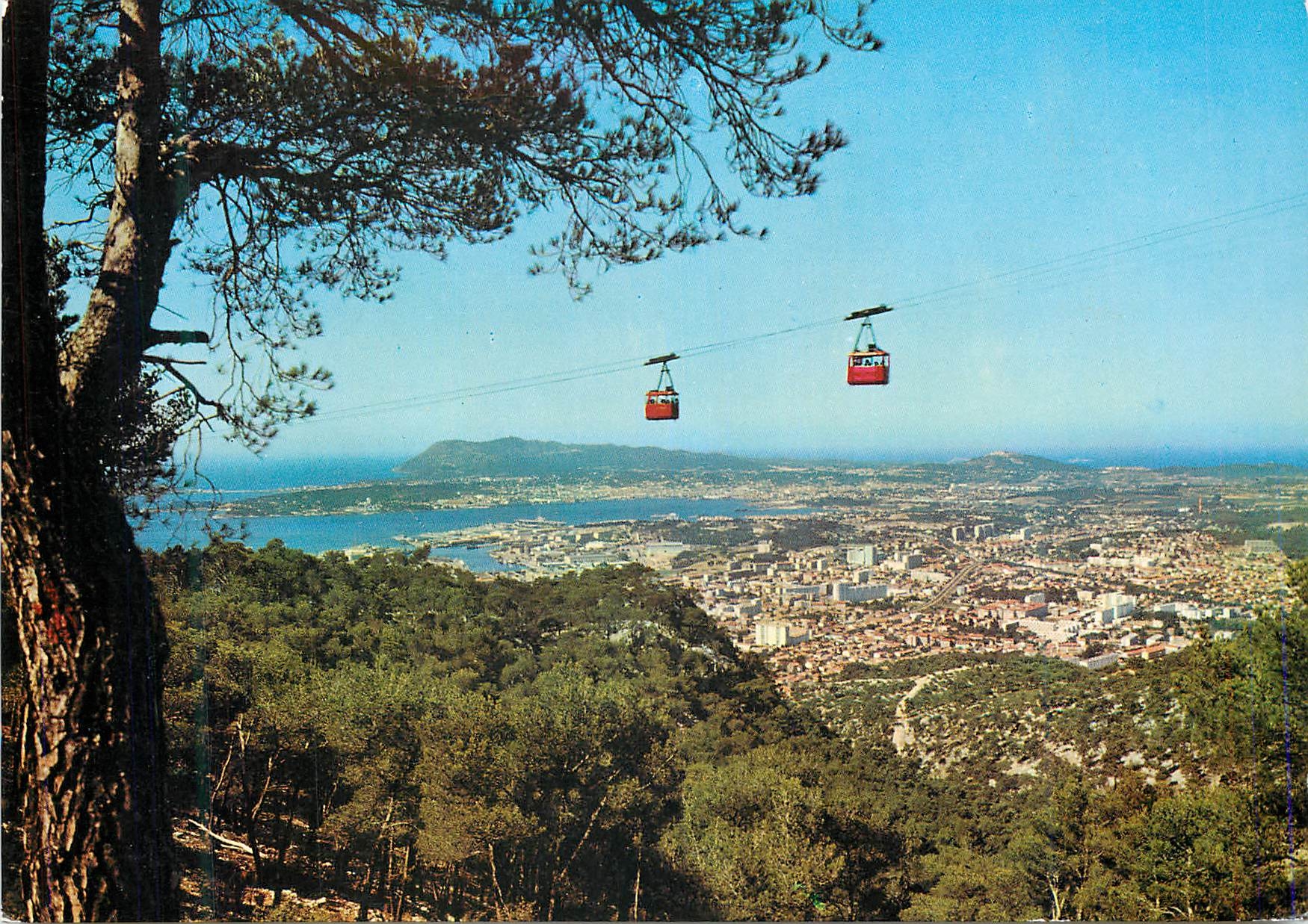 CPM Toulon Le croisement des telepheriques vue sur Toulon Ouest