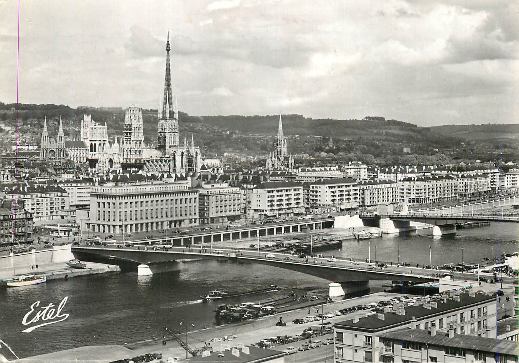 CPM Rouen La Seine le Palais des Consuls et Cathedrale