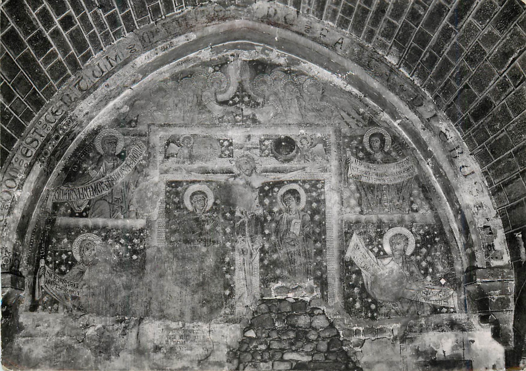 CPM Le Puy en Velay Cloitre de la Cathedrale Chapelle des Morts Le Crucifiement Fresque fin