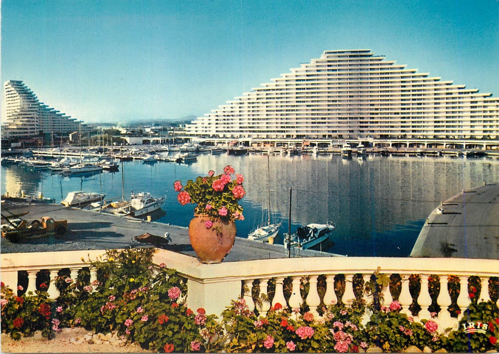 CPM La Cote d Azur Villeneuve Loubet Marina Baie des Anges Architecte Hinangoy