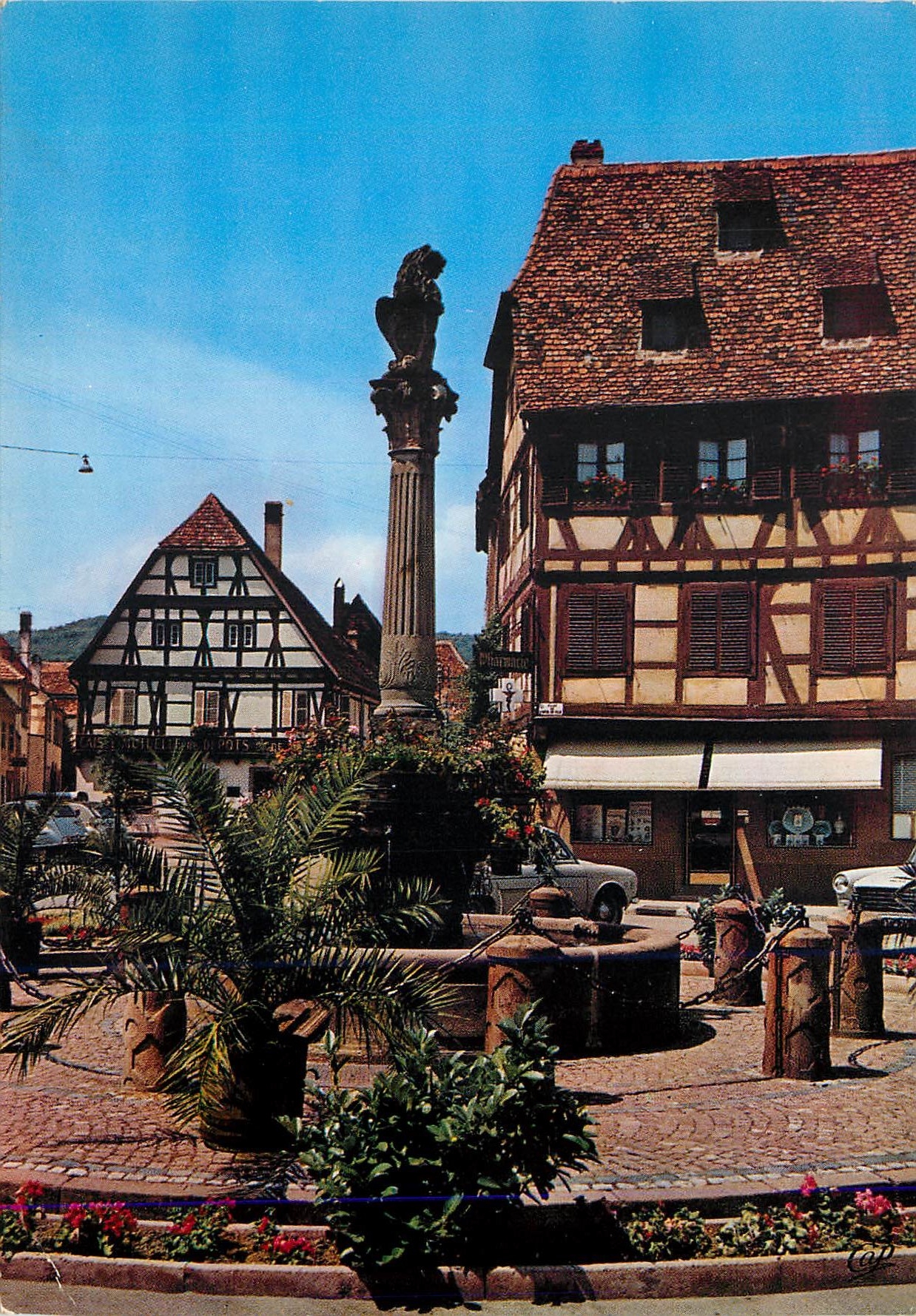 CPM Molsheim Bas Rhin La fontaine place de l hotel de ville