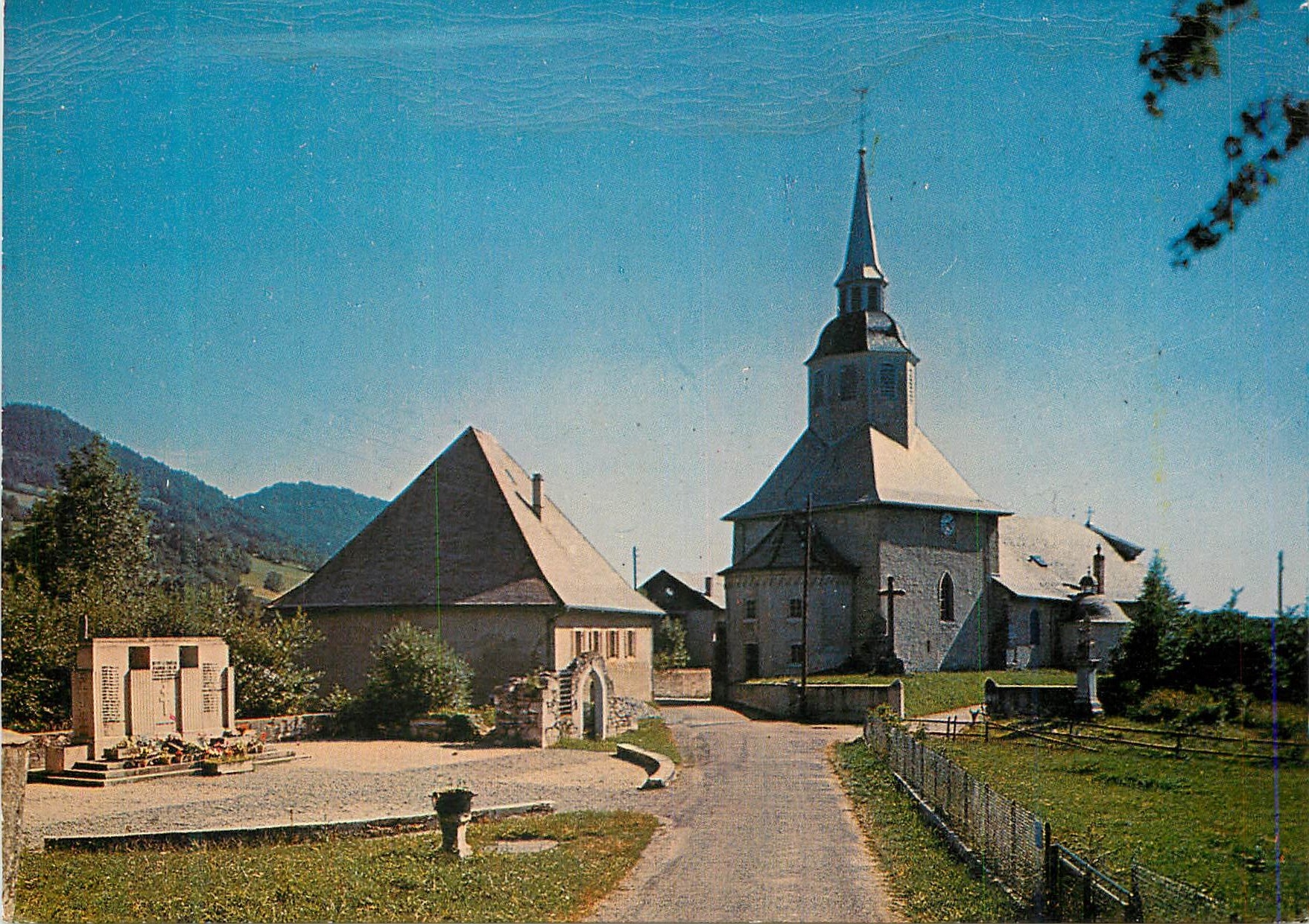 Habère-Lullin (Haute-Savoie) — Monument, presbytère et église — Les Éditions H. Larderon