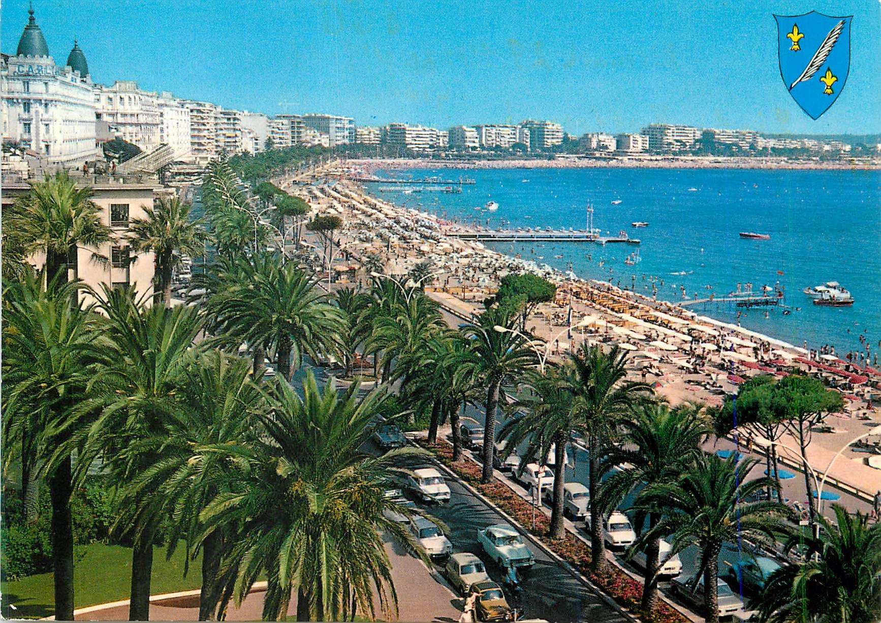 CPM La Cote d Azur Cannes La Croisette et la Plage