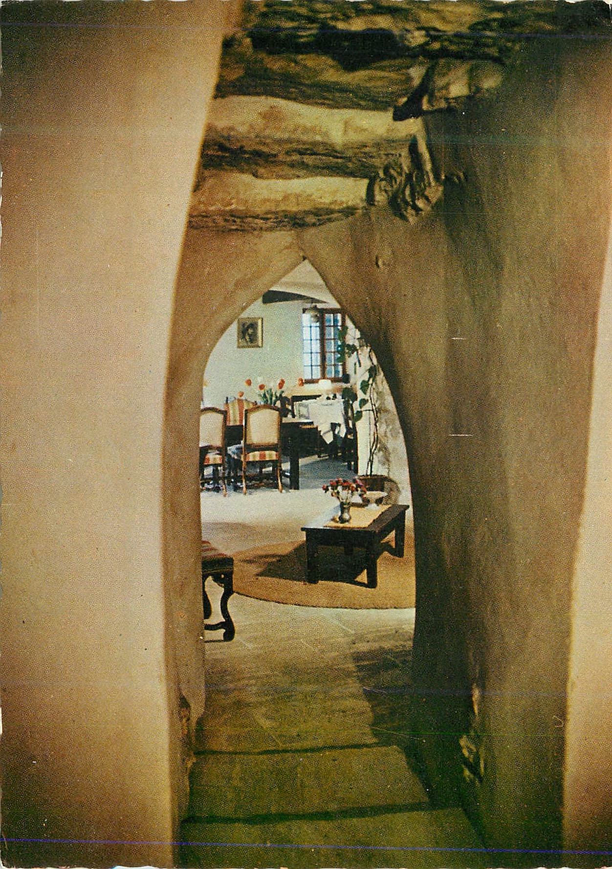 CPM Les Bories Cabanes Gauloises Petite Auberge perdue dans le thym et les lavandes Route de l Abbaye de Senanque Gordes