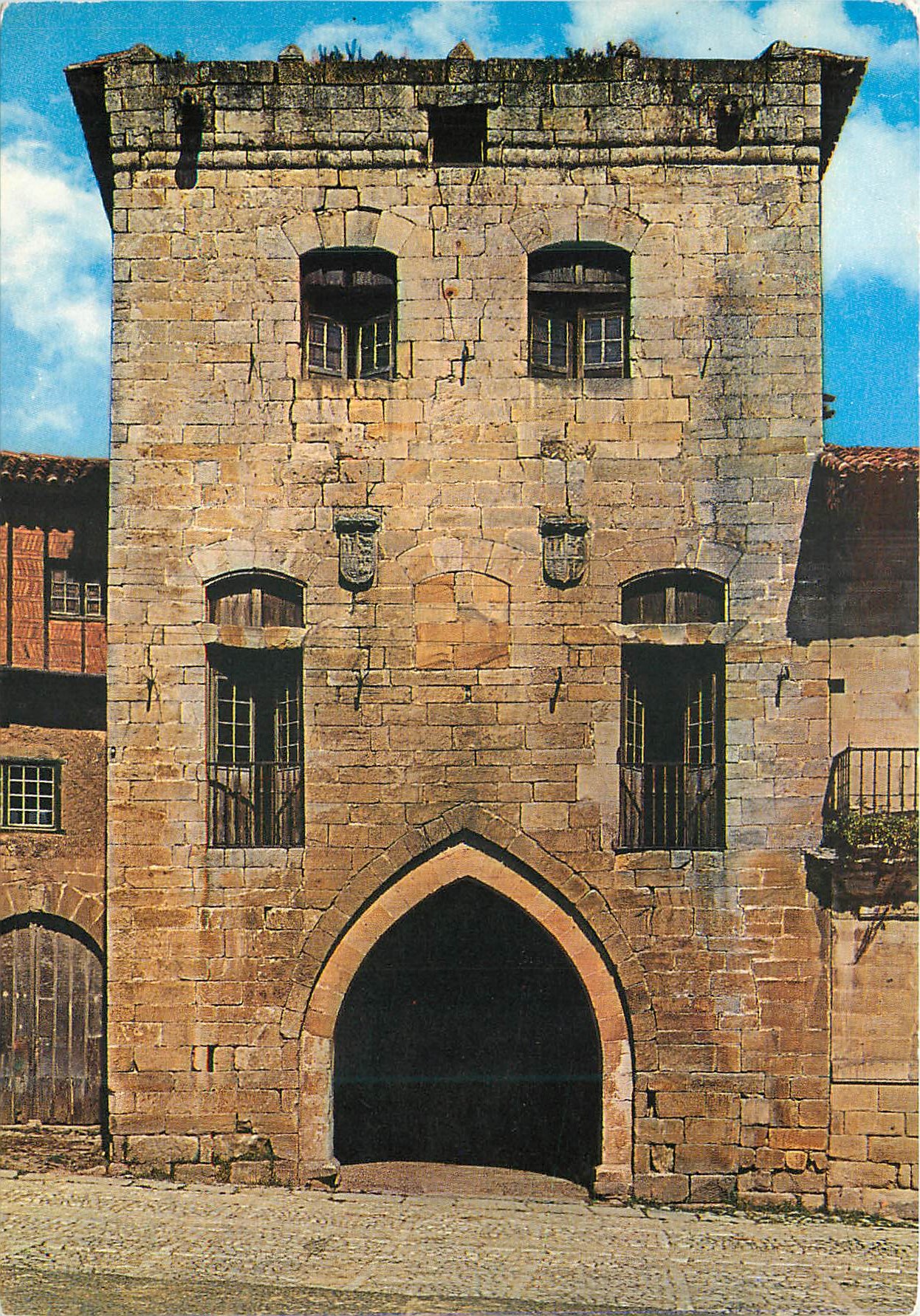 CPM Santillaba del Mar Santander Tore de la Infanta Siecle xiii