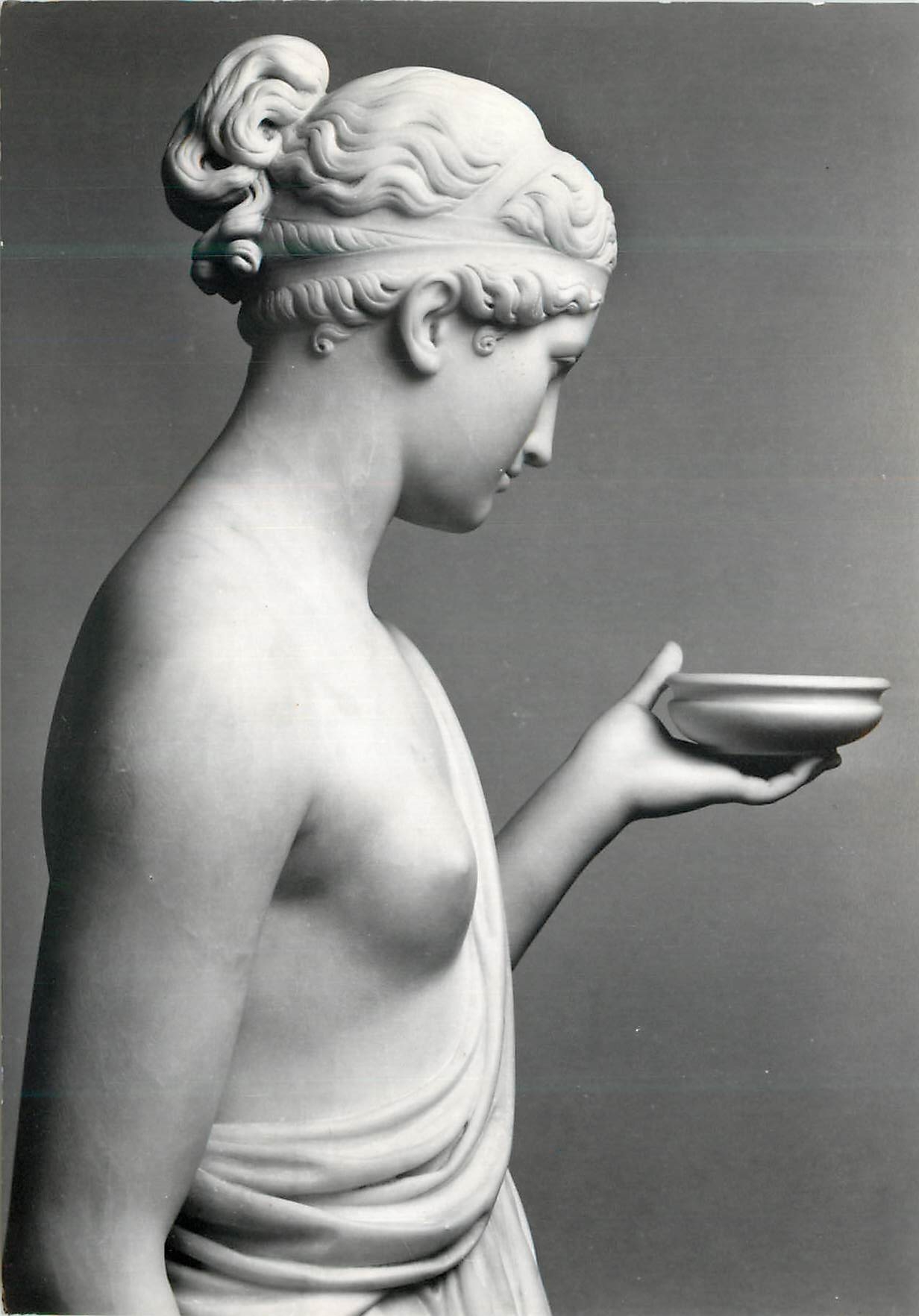 Hebe — détail de la statue en marbre — Bertel Thorvaldsen, 1806, Thorvaldsen's Museum, Copenhague