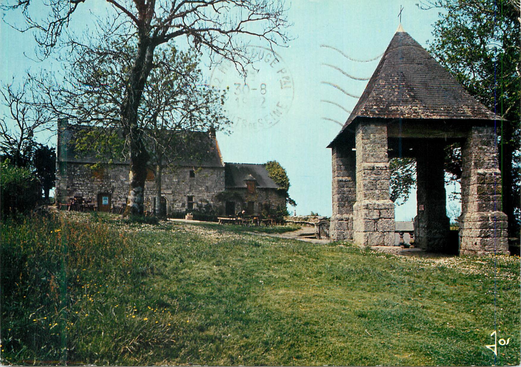 CPM La Bretagne en Couleurs Le Faouet Le beffroi a Sainte Barbe