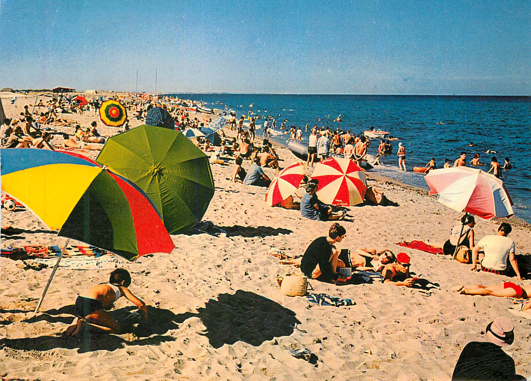 CPM Gruissans Plage Aude Les plaisirs de la plage