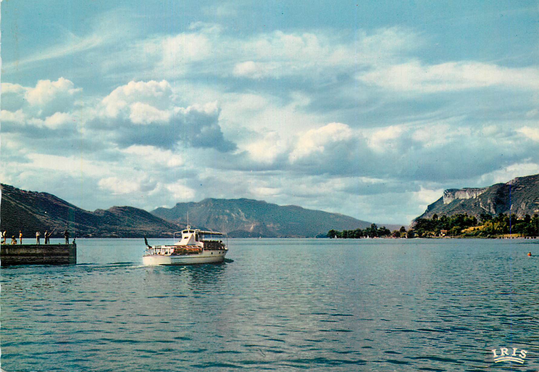 CPM Environs d Aix Les Bains Savoie Lac du Bourget Le depart de La Savoie pour Hautecombe Panorama sur la Chambotte au f