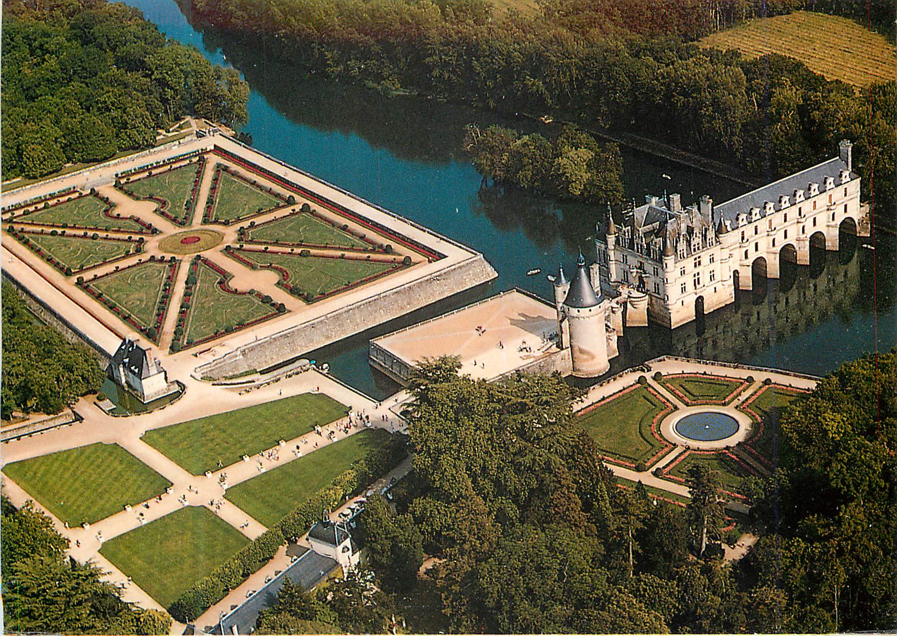 CPM Chenonceau Construit de par Thomas Bohier des finances sous Charles viii Louis xii et Francois ler c est un delicleu