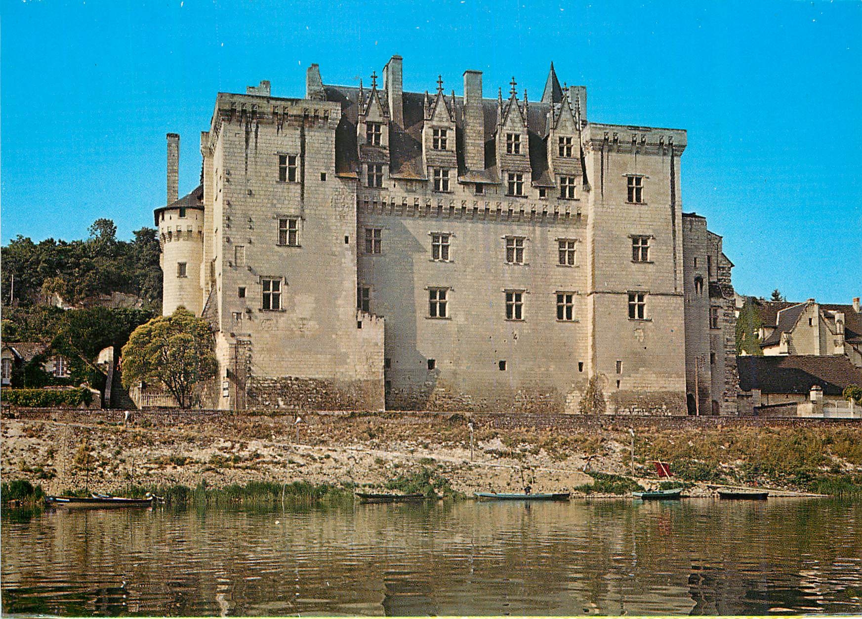 CPM Montsoreau M et L Facade nord du chateau autrefois baignee par la Loire