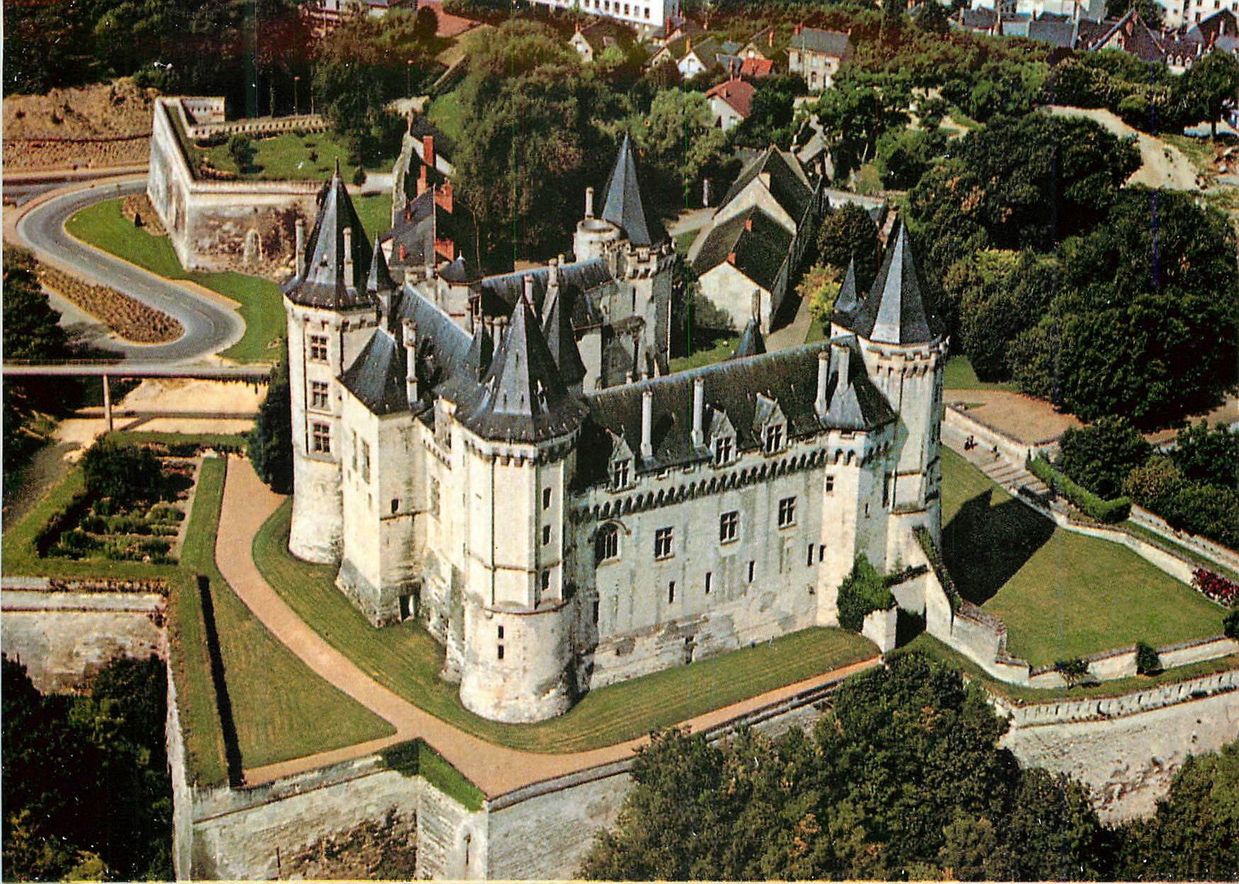CPM Chateaux de la Loire Saumur Maine et Loire Le Chateau