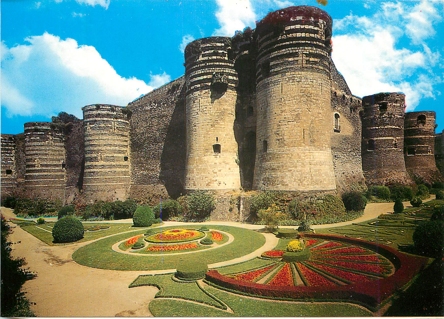 CPM Angers M et L Le Chateau du Roi Rene Cet chateau fut eleve sur un rocher escarpe de pres de cent pleds