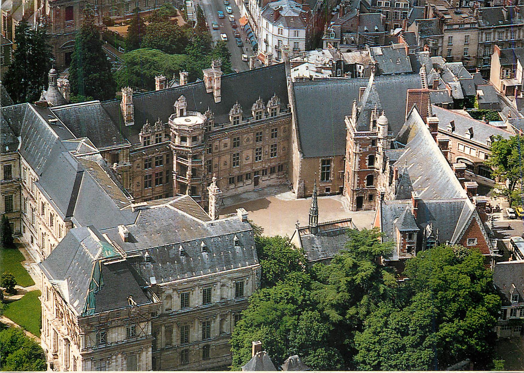 Châteaux de la Loire — Façade Gaston d'Orléans et l'Escalier François 1er — Artaud Frères, n° R 31