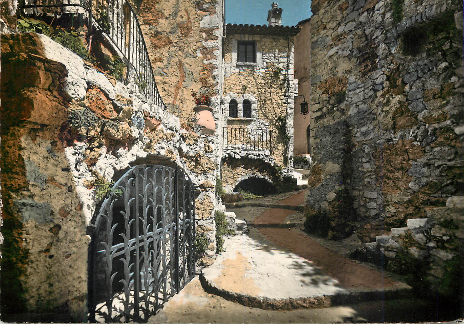 CPM Cote d Azur Eze Village Le Palais du Prince de Suede