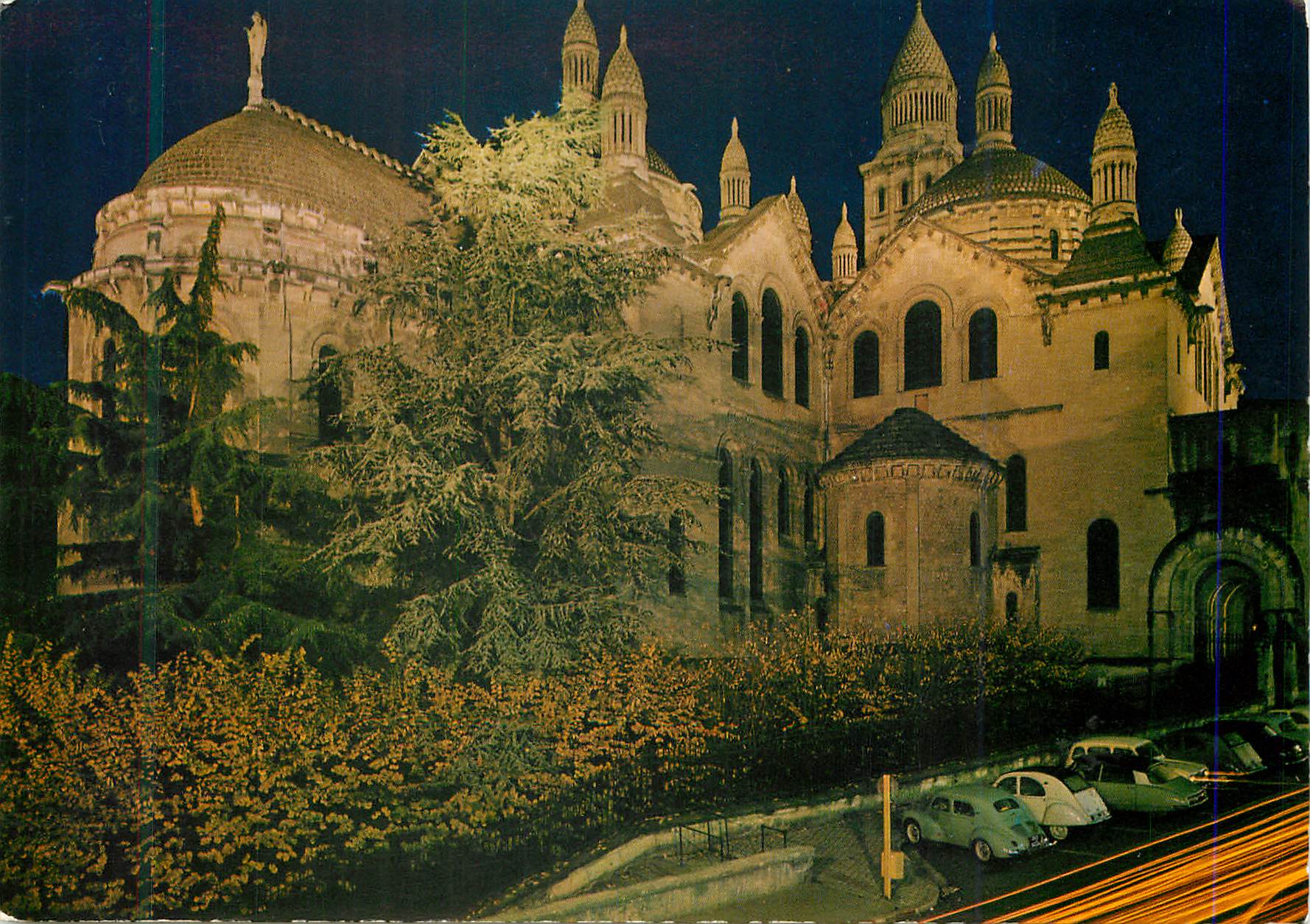 CPM Perigueux Dordogne La Cathedrale St Front la nuit l Abside