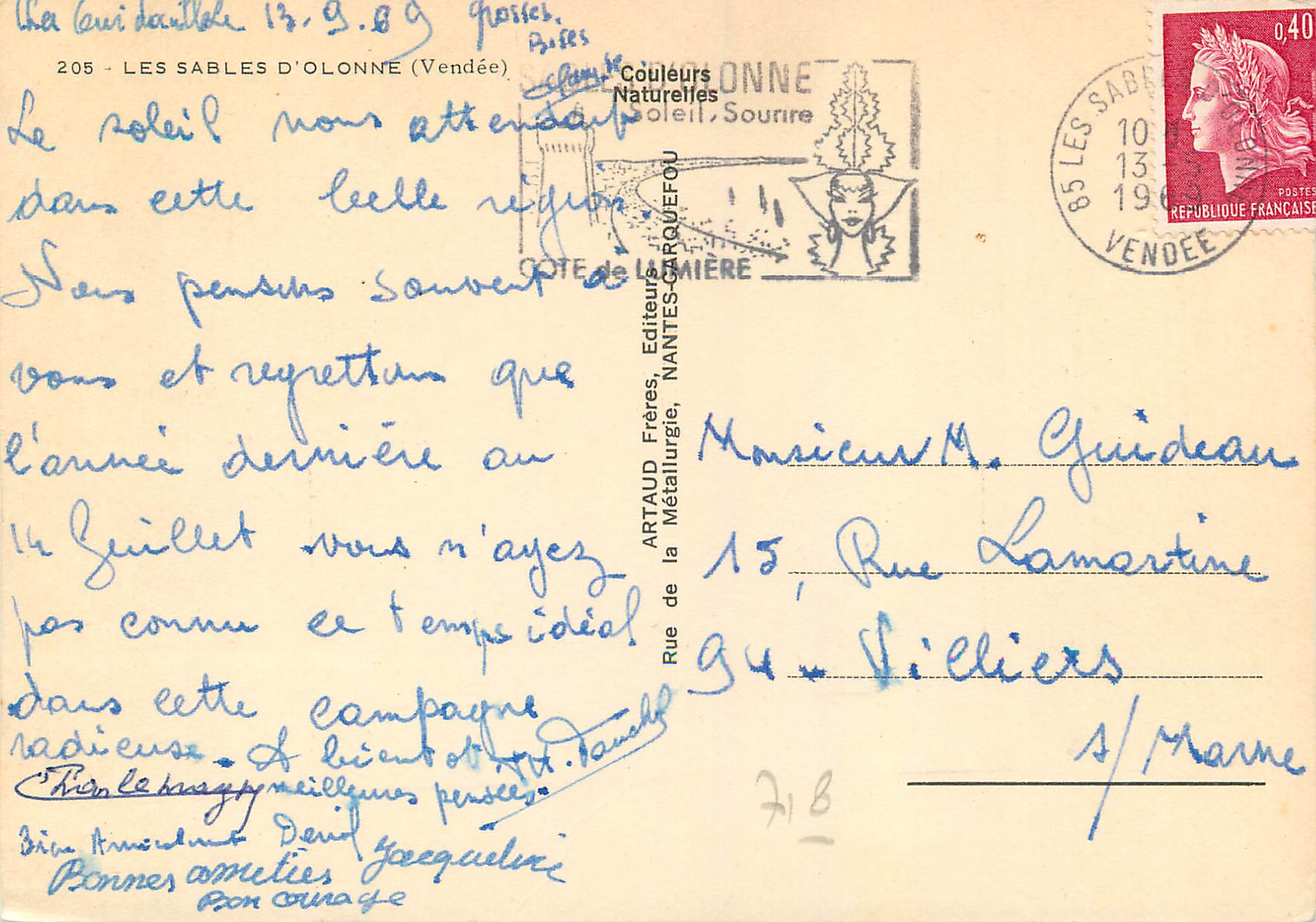 Les Sables d'Olonne — Vue panoramique avec plage, piscine, rochers et bateau — Éditeur : Artaud Frères, Nantes — Rückseite