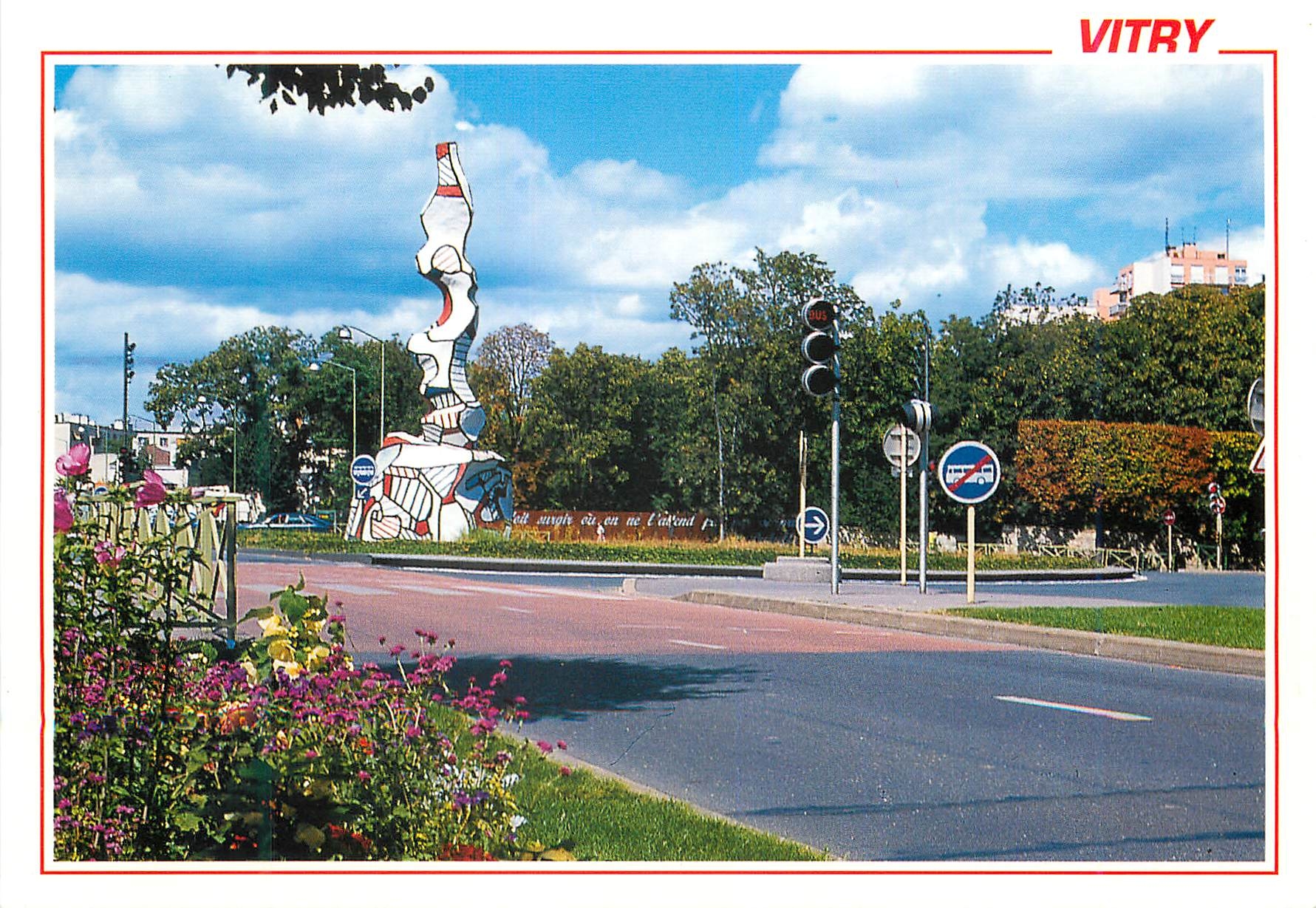 CPM Vitry Val de Marne Habitants les Vitriots Place de la Liberation