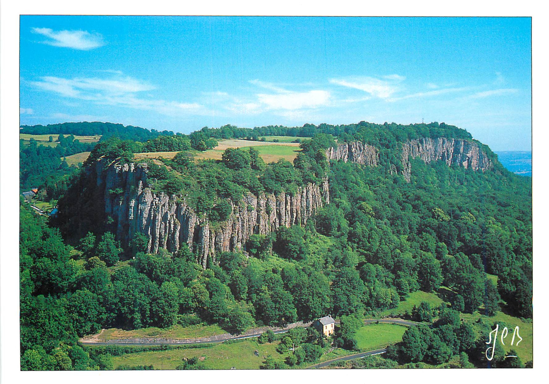 CPM Bort les Orgues Les orgues sont des coulees de phronolite