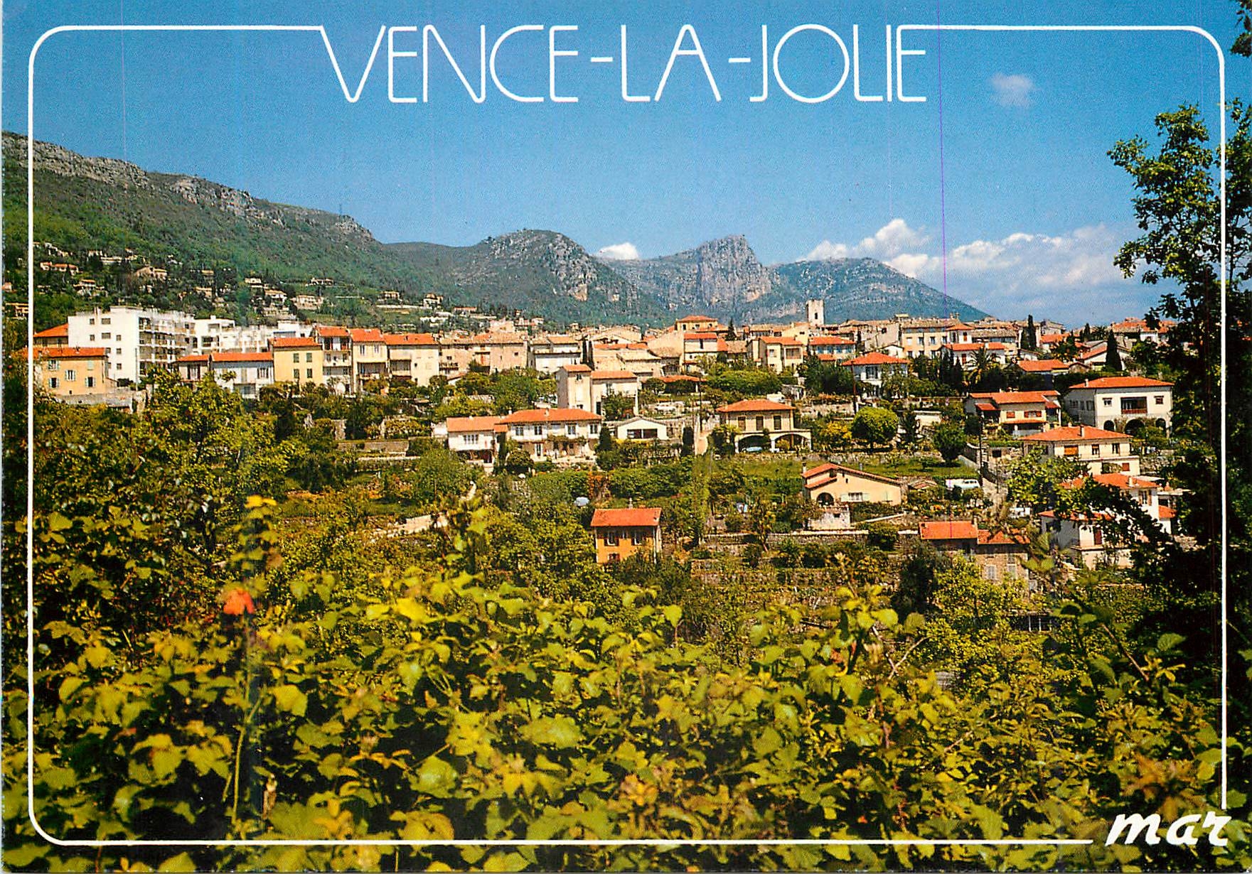 CPM Cote d Azur French Riviera Vence la Jolie Vue generale sur la Ville et la Chaine des Baous