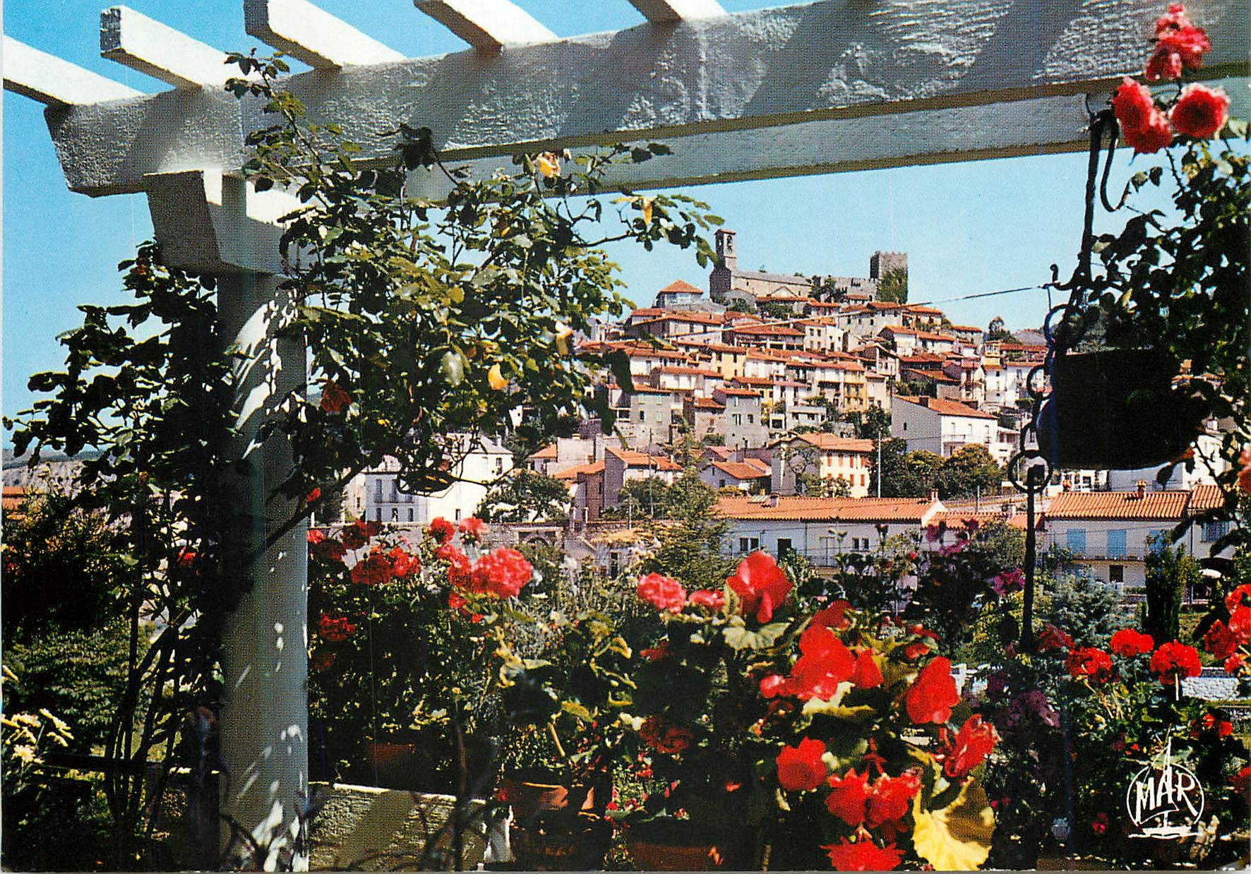 CPM En Parcourant le Roussillon Vernet les Bains Station thermale et Climatique Echoppee sur le Village