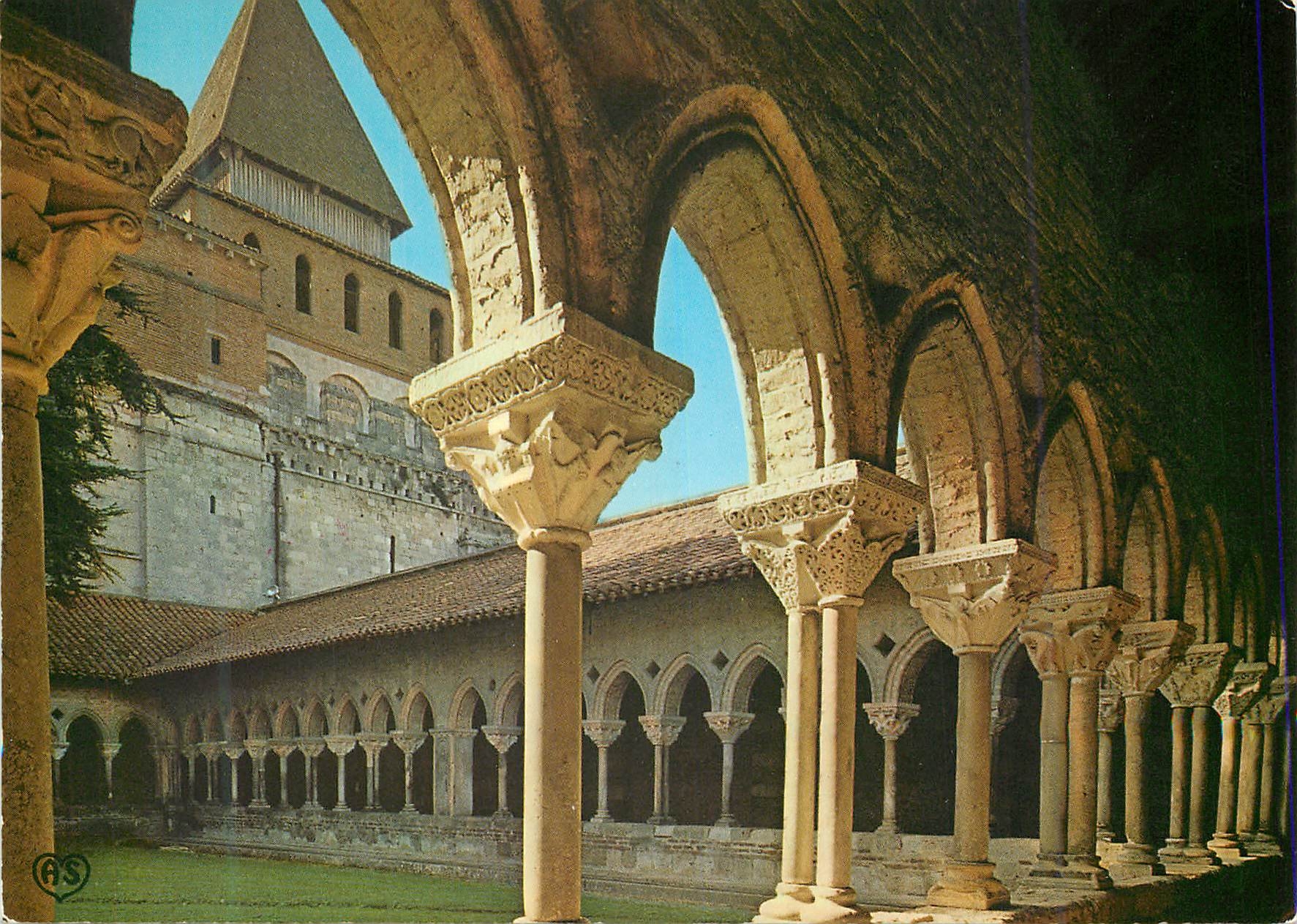Le Cloître et le Clocher de l'Église Saint-Pierre — Moissac — Société des Cartes Postales APA-POUX