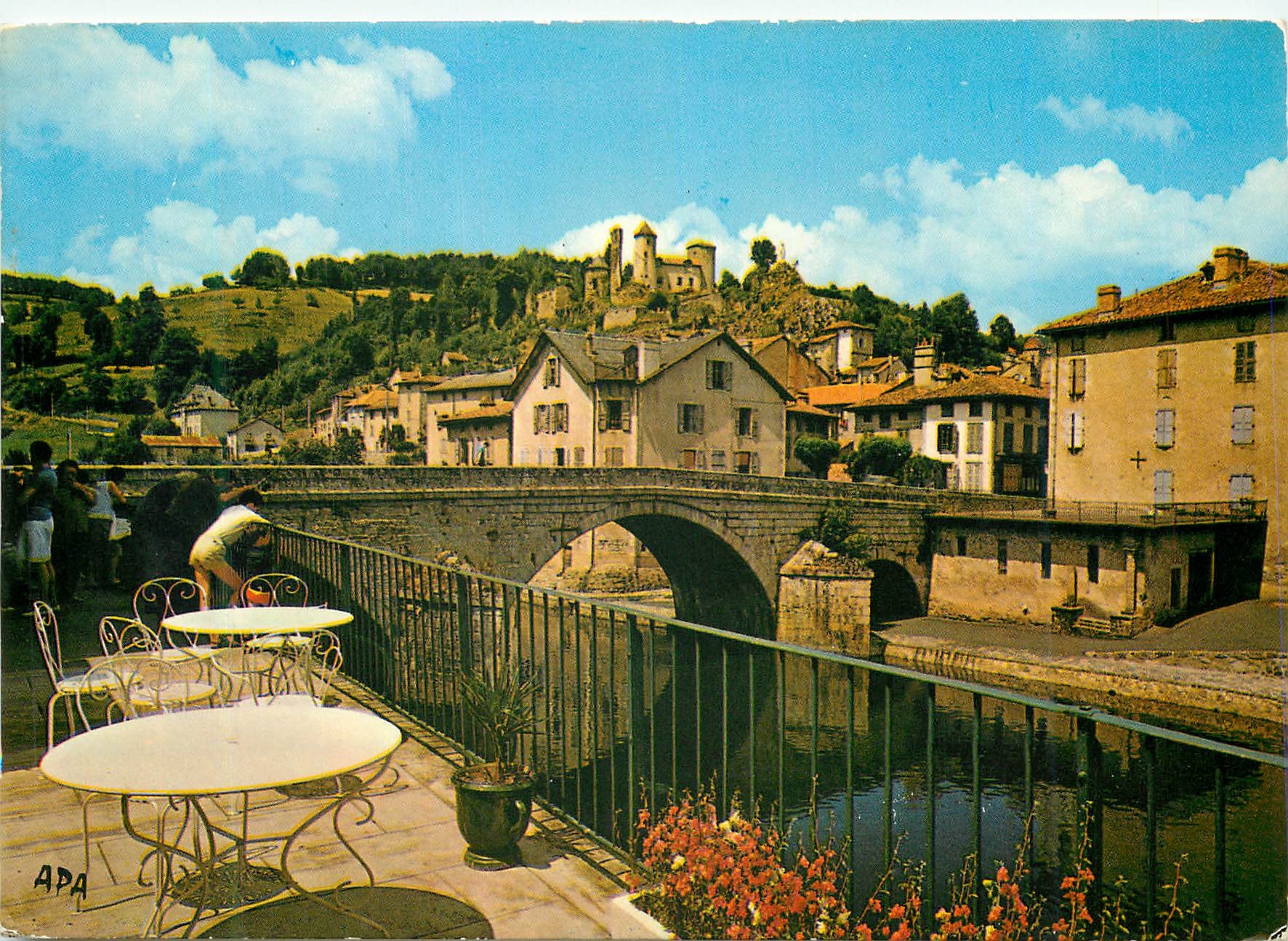 CPM Laroquebrou Cantal Le Pont sur la Cere le Chateau et la Vierge