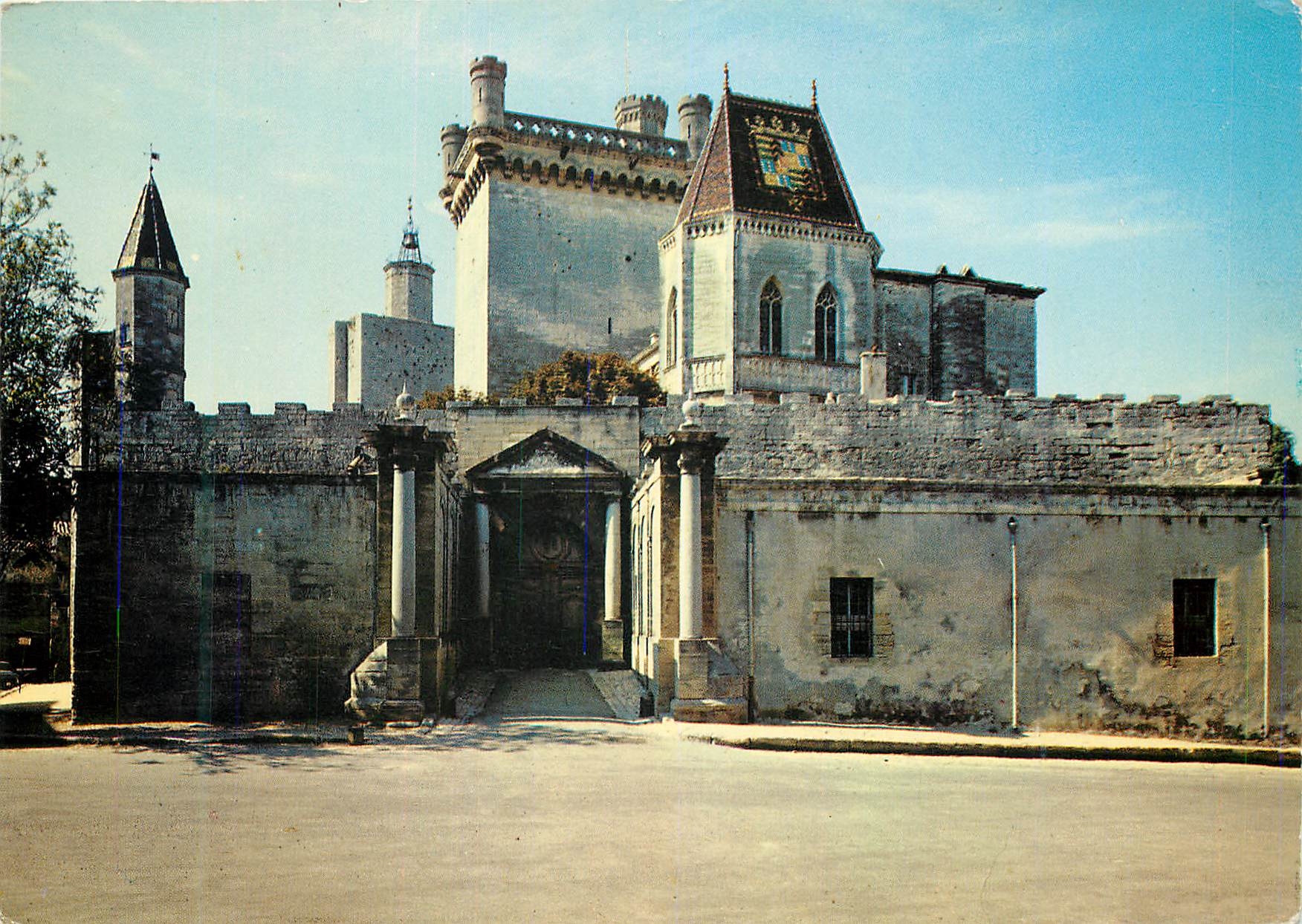 Château d'Uzès — résidence de la Maison d'Uzès depuis plus de 10 siècles — Éditions "S.L." Lyon/Villeurbanne