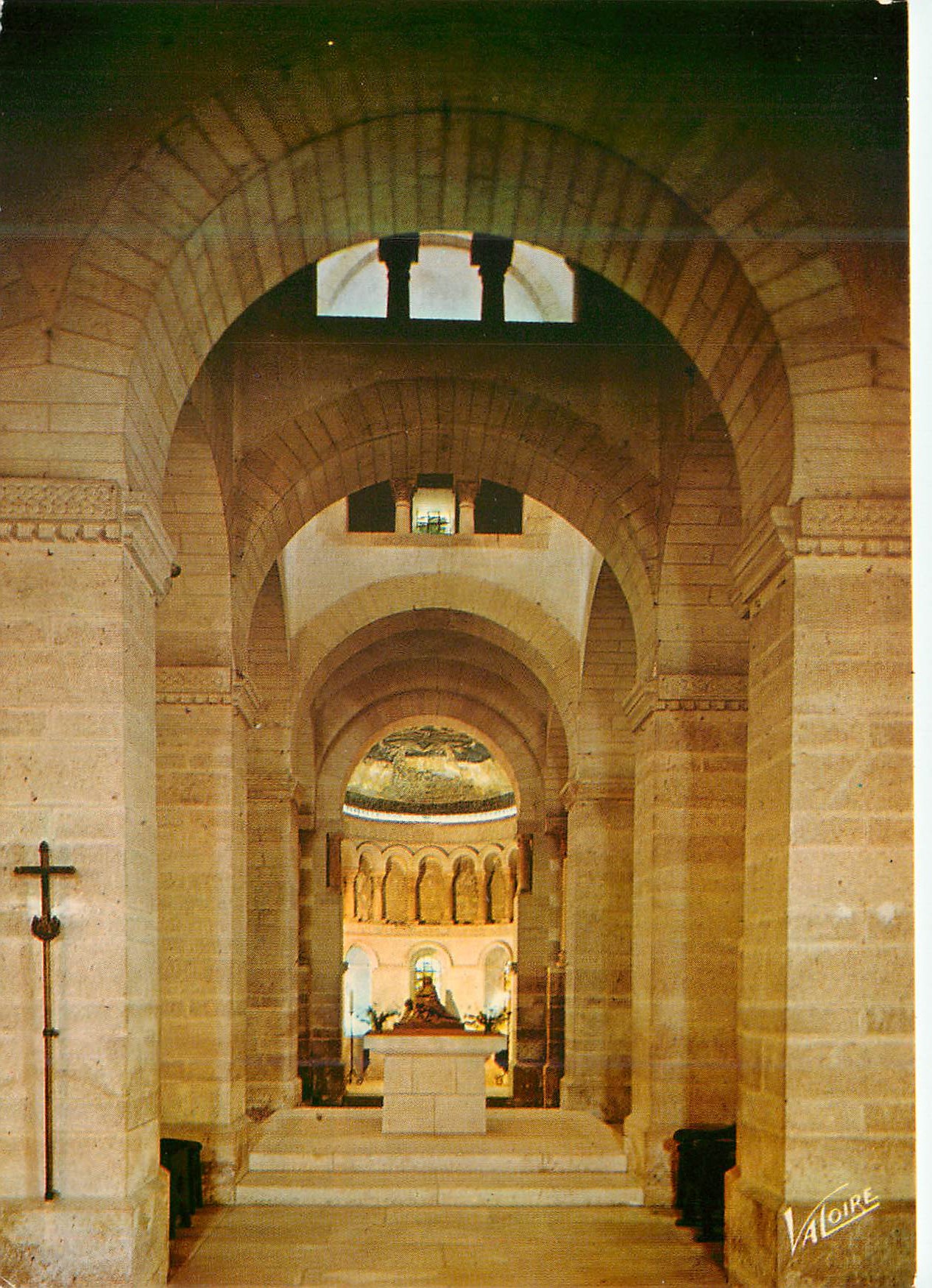 CPM Les Merveilles du Val de Loire Germigny Des Pres Loiret L eglise carolinguinne la plus ancienne de France Le sanctua