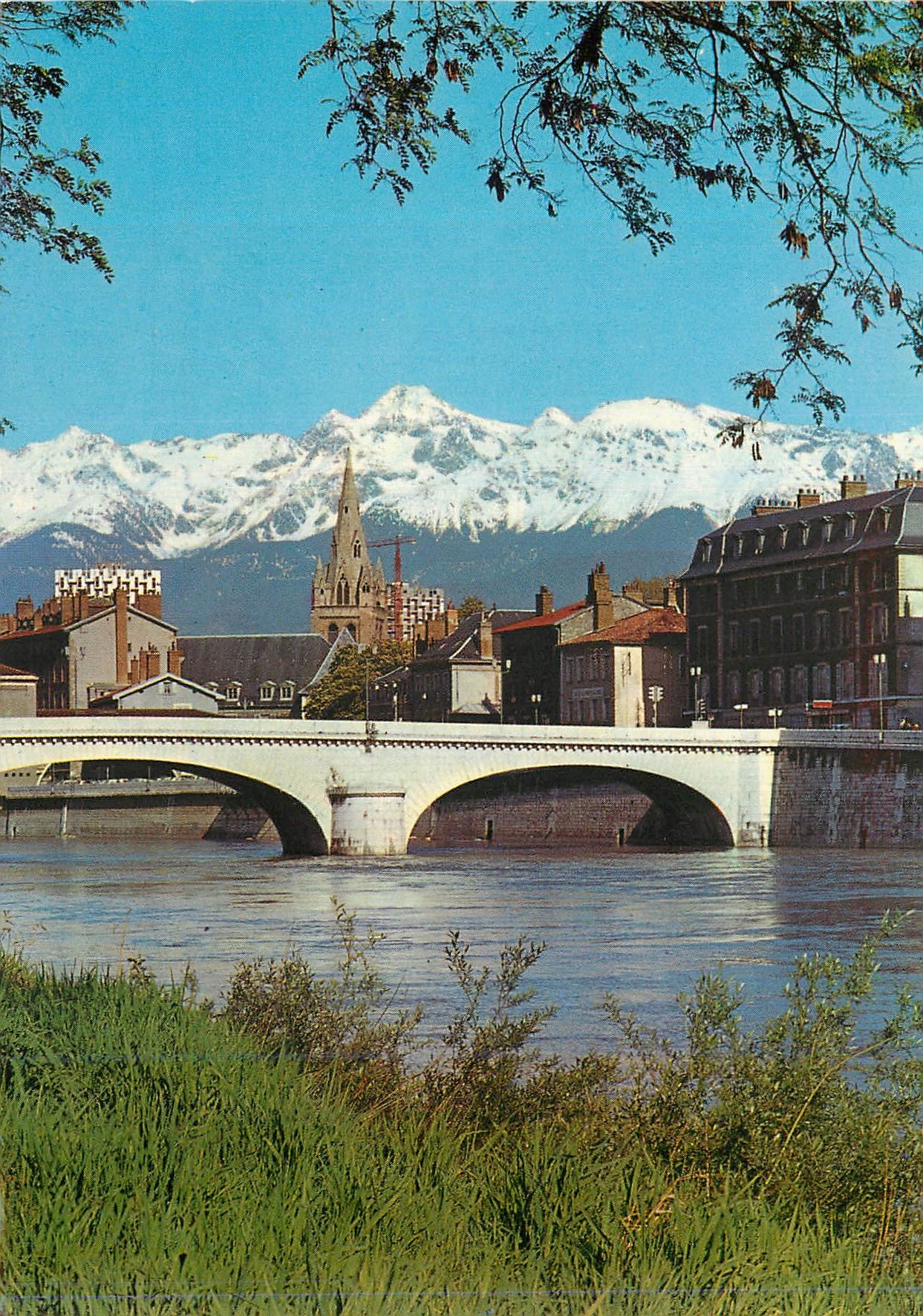 Grenoble — L'Isère, le pont Saint-André et la chaîne de Belledonne — Éditions SPADEM