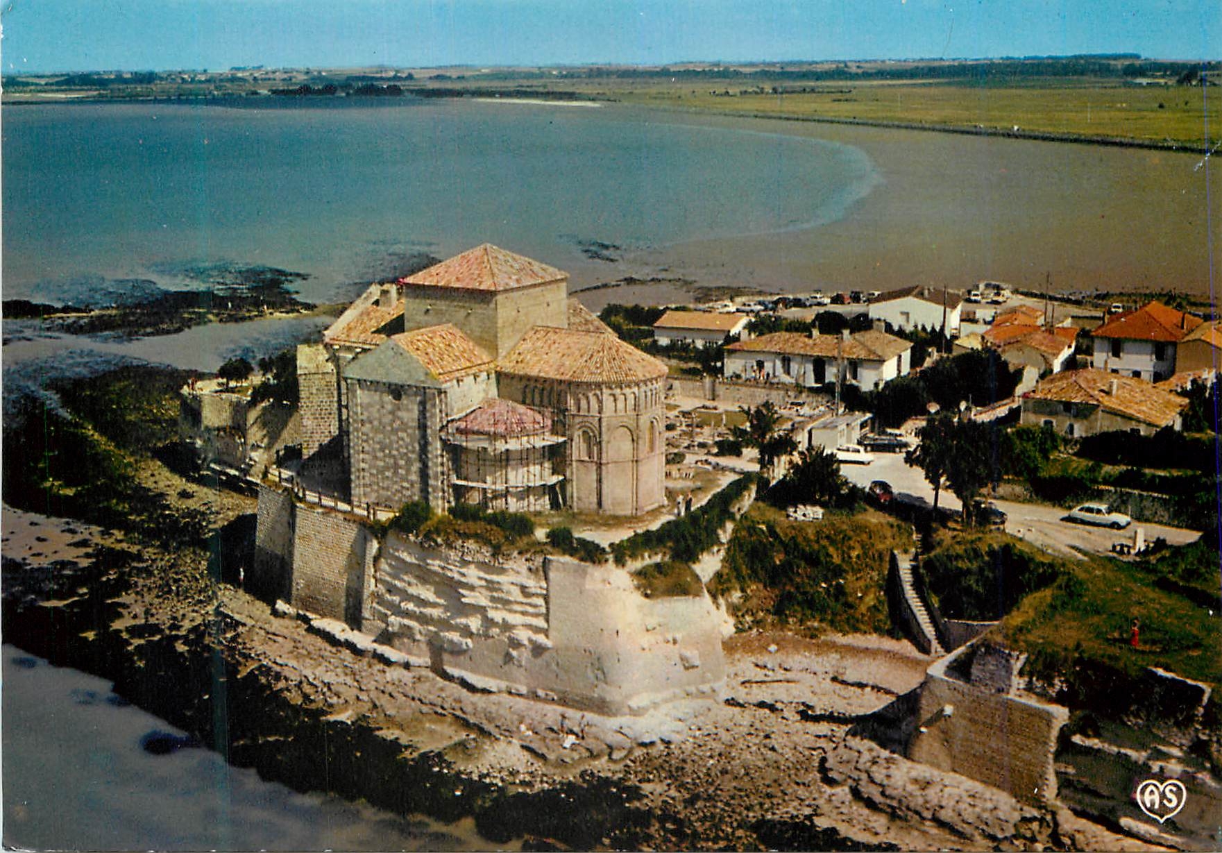 CPM Talmont Ch Mme L Eglise Romane