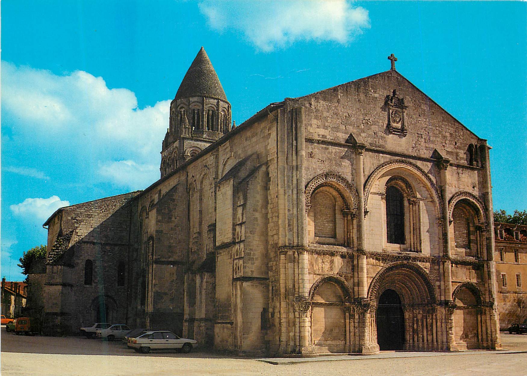 CPM Sites des Charentes Saintes Ch Mme Abbaye aux Dames fondee en par Geoffroy Martel Comte d Anjou alors possesseur de 