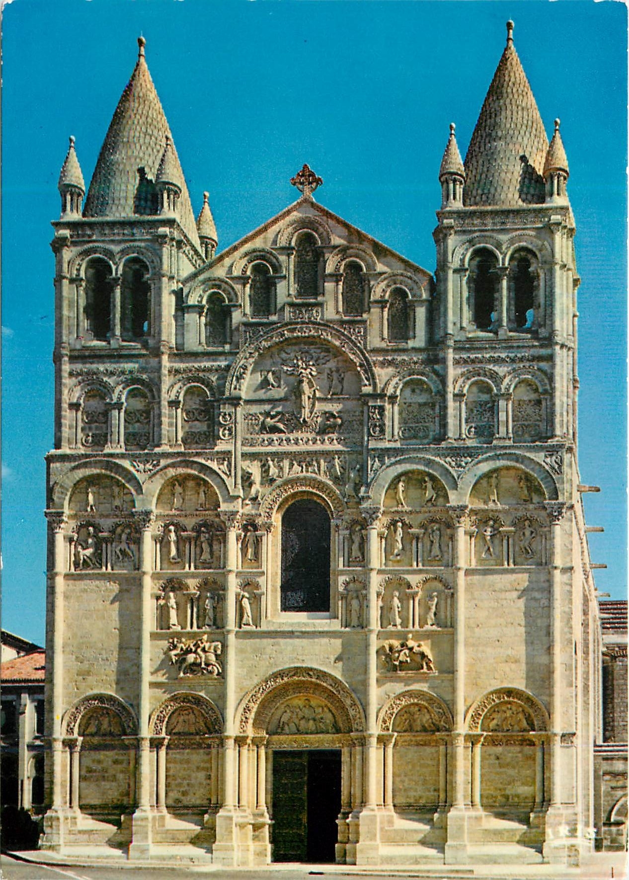 Angoulême — Cathédrale Saint-Pierre du XIIe siècle — Éditions Réunies