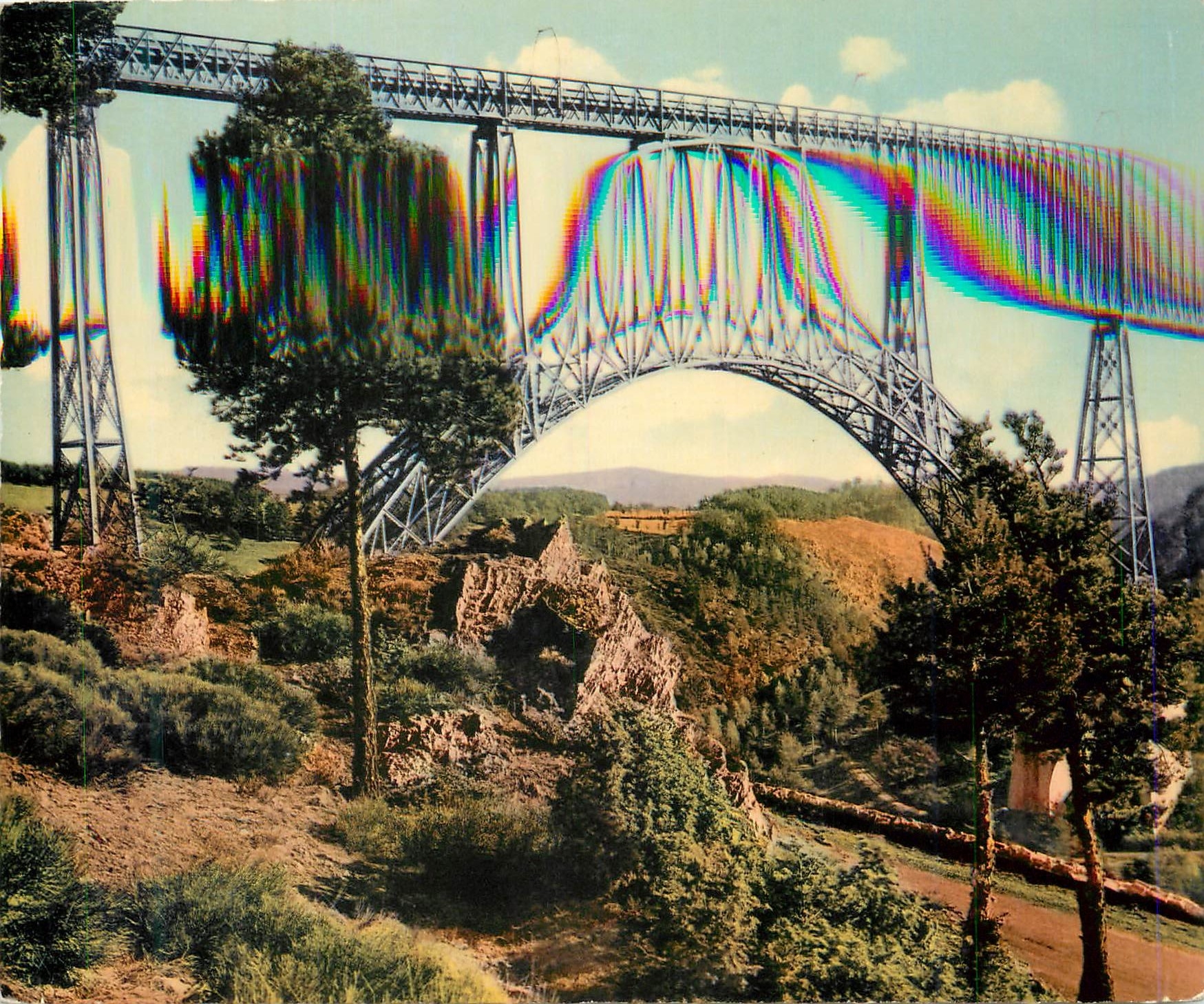 CPM Garabit Cantal Le Viaduc et la Ville de la Truyere Viaduc de Garabit construit par Eiffel